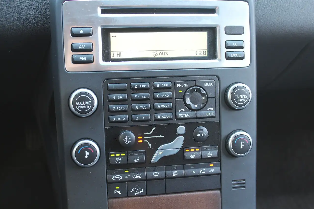 VOLVO XC70 D5 205CH 4x4 Summum