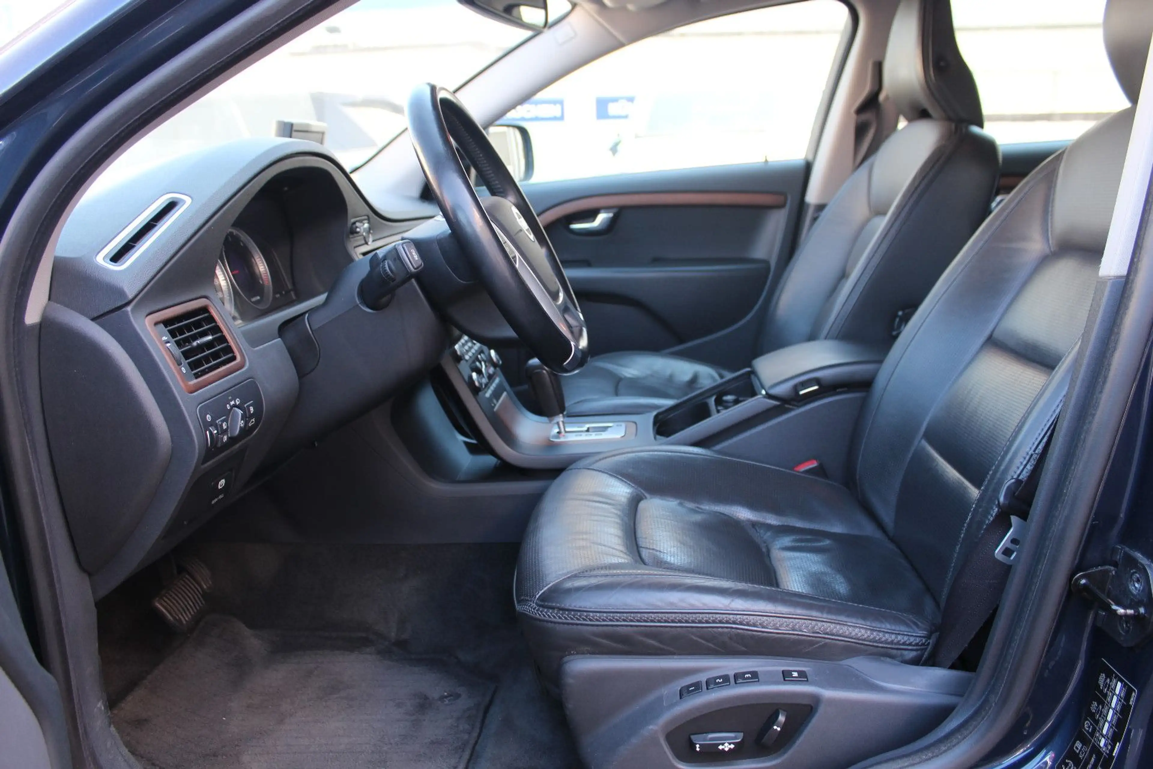 Volvo XC70 Summum AWD 1.Hand*Standheizung*Xenon*Navi.. — photo 9