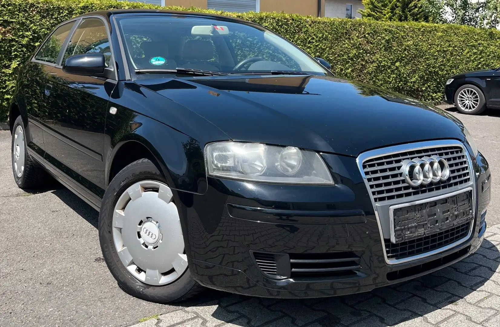 Audi A3 1.6  Automatik PDC Sitzheizung Klima TOP Noir - 1