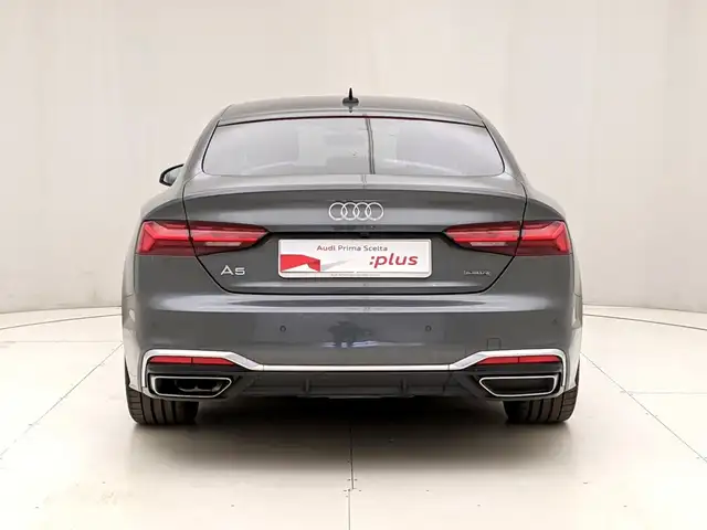 Audi A5 view 5
