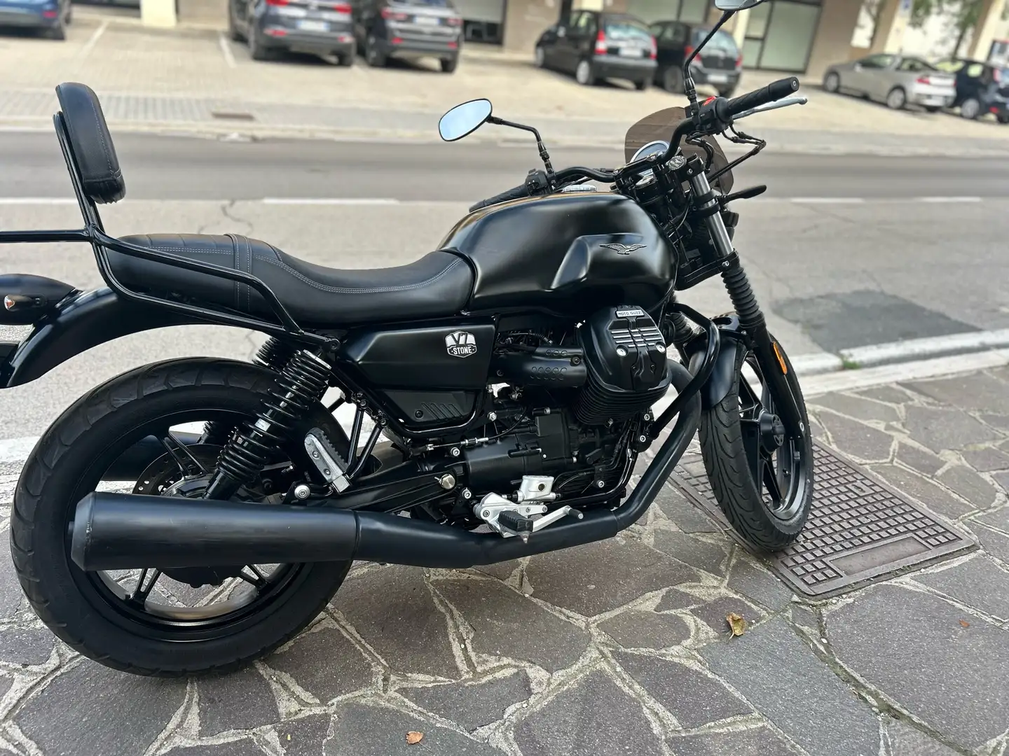 Moto Guzzi V 7 Negru - 2