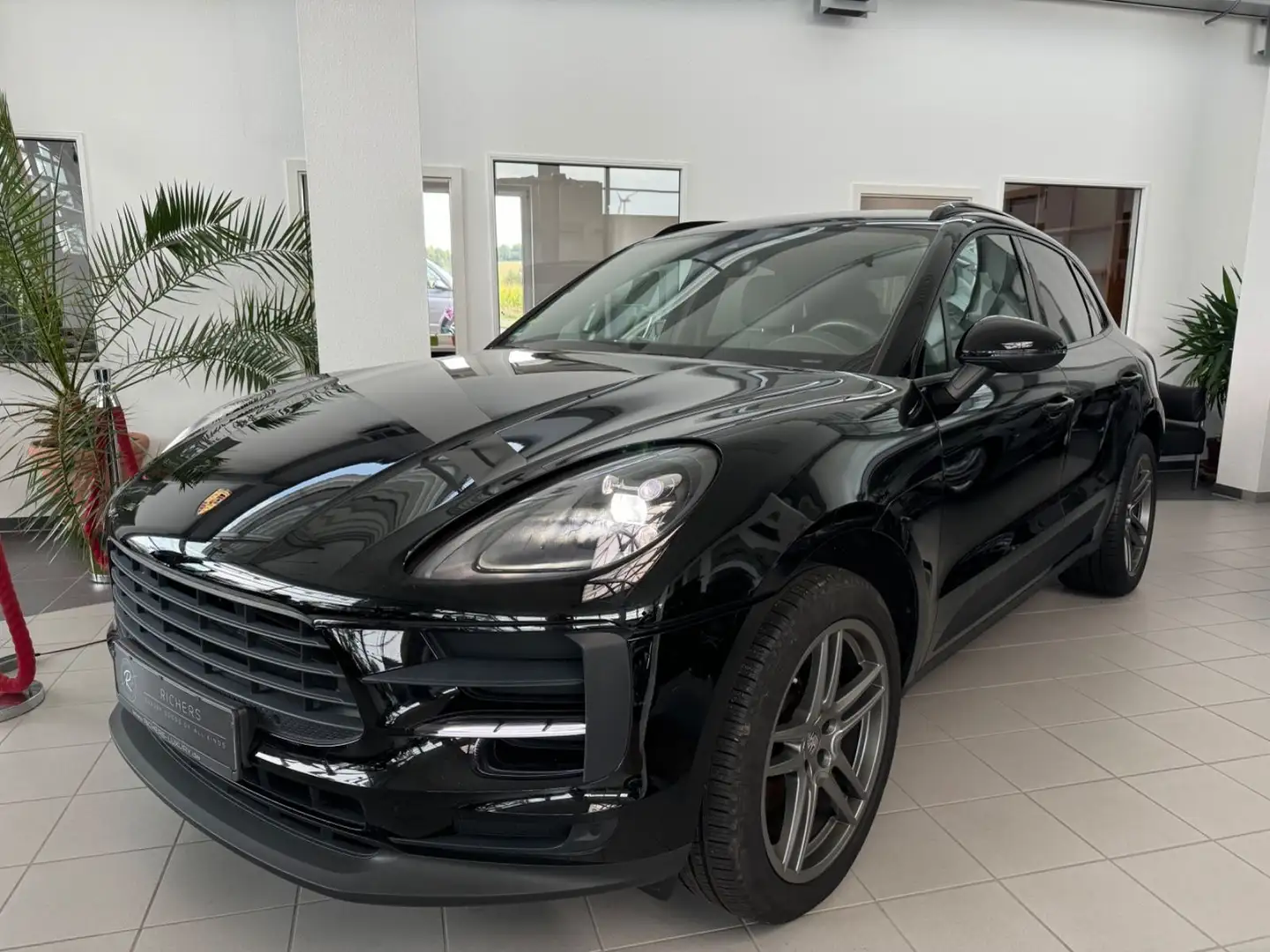 Porsche Macan 2.0 | AHK | Lederpaket Noir - 1