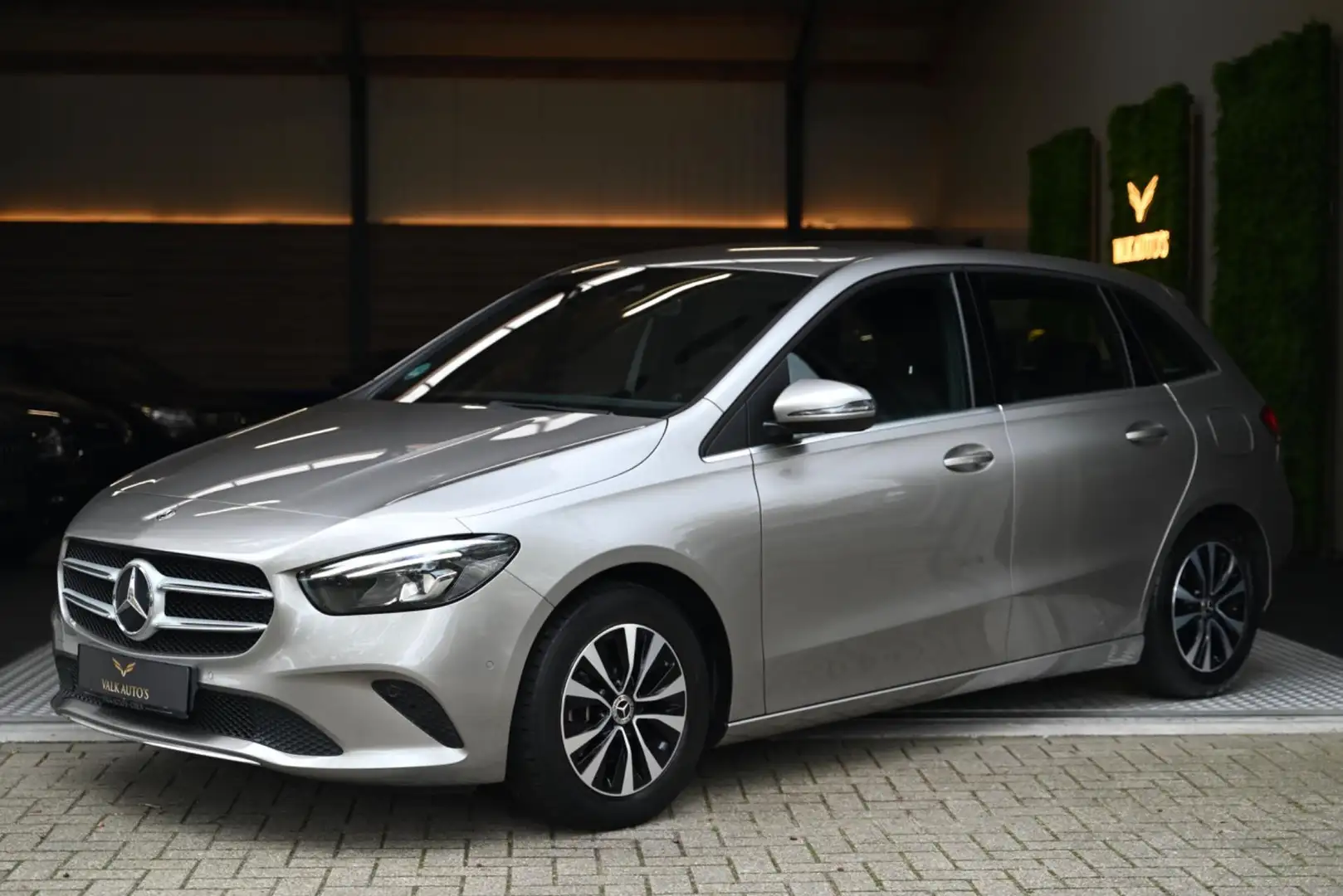 Mercedes-Benz B 180 Business Solution Plus - Stoelverwarming - Achteru Grau - 1