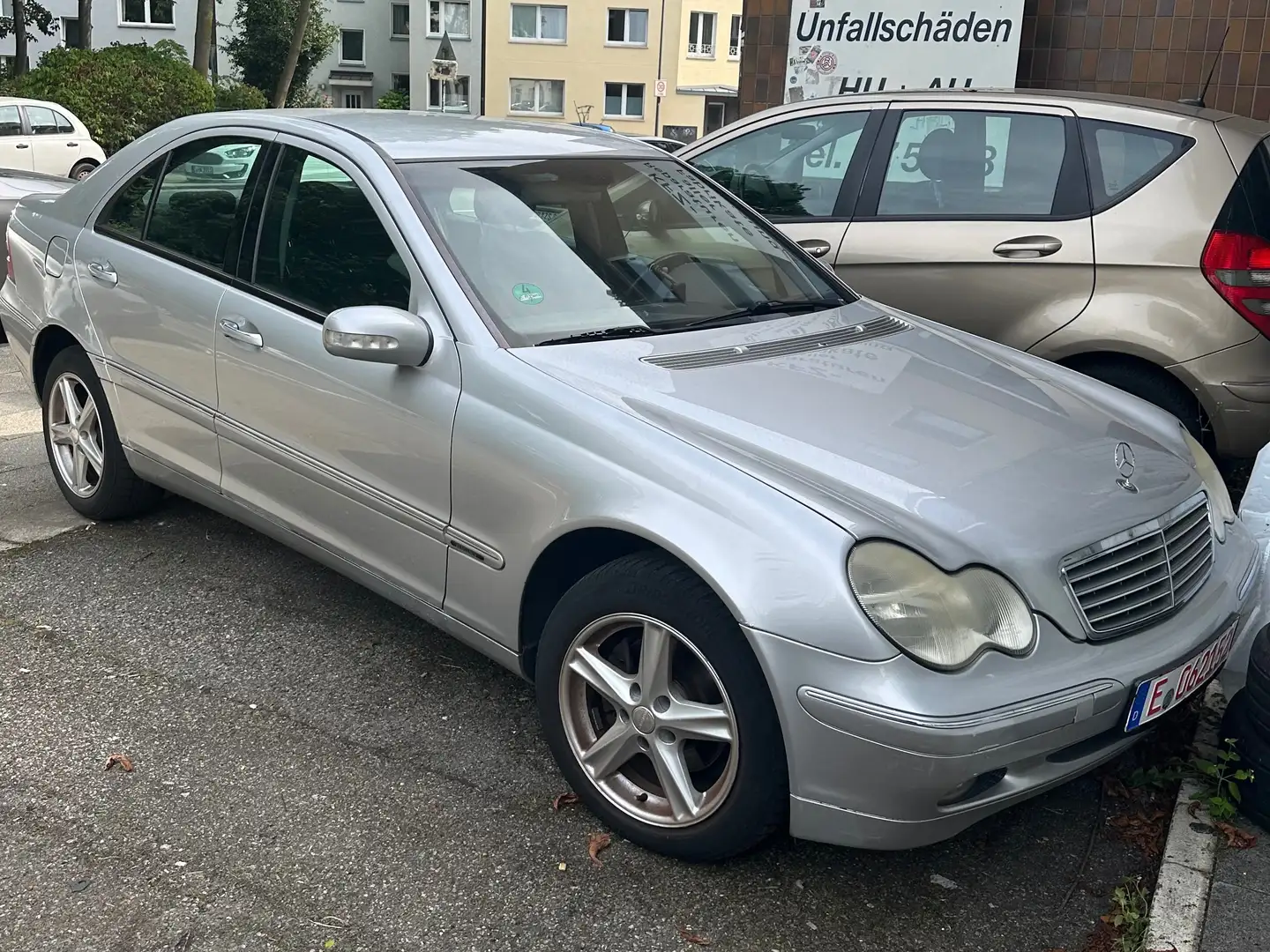 Mercedes-Benz C 180 C-Klasse Elegance Серебристый - 1