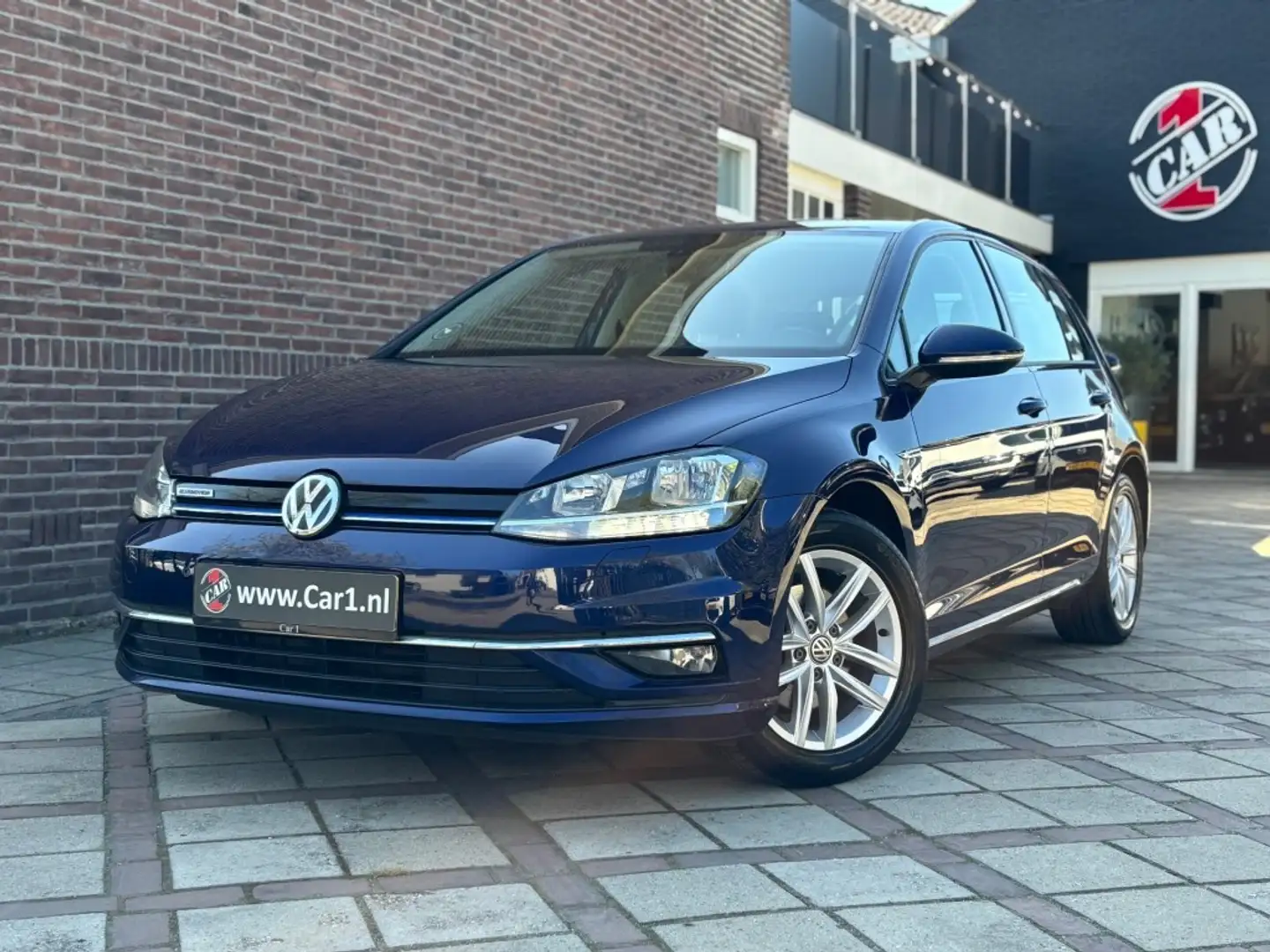 Volkswagen Golf 1.5 TSI DSG 131pk PDC CRUISE TREKHAAK ACC Blauw - 1