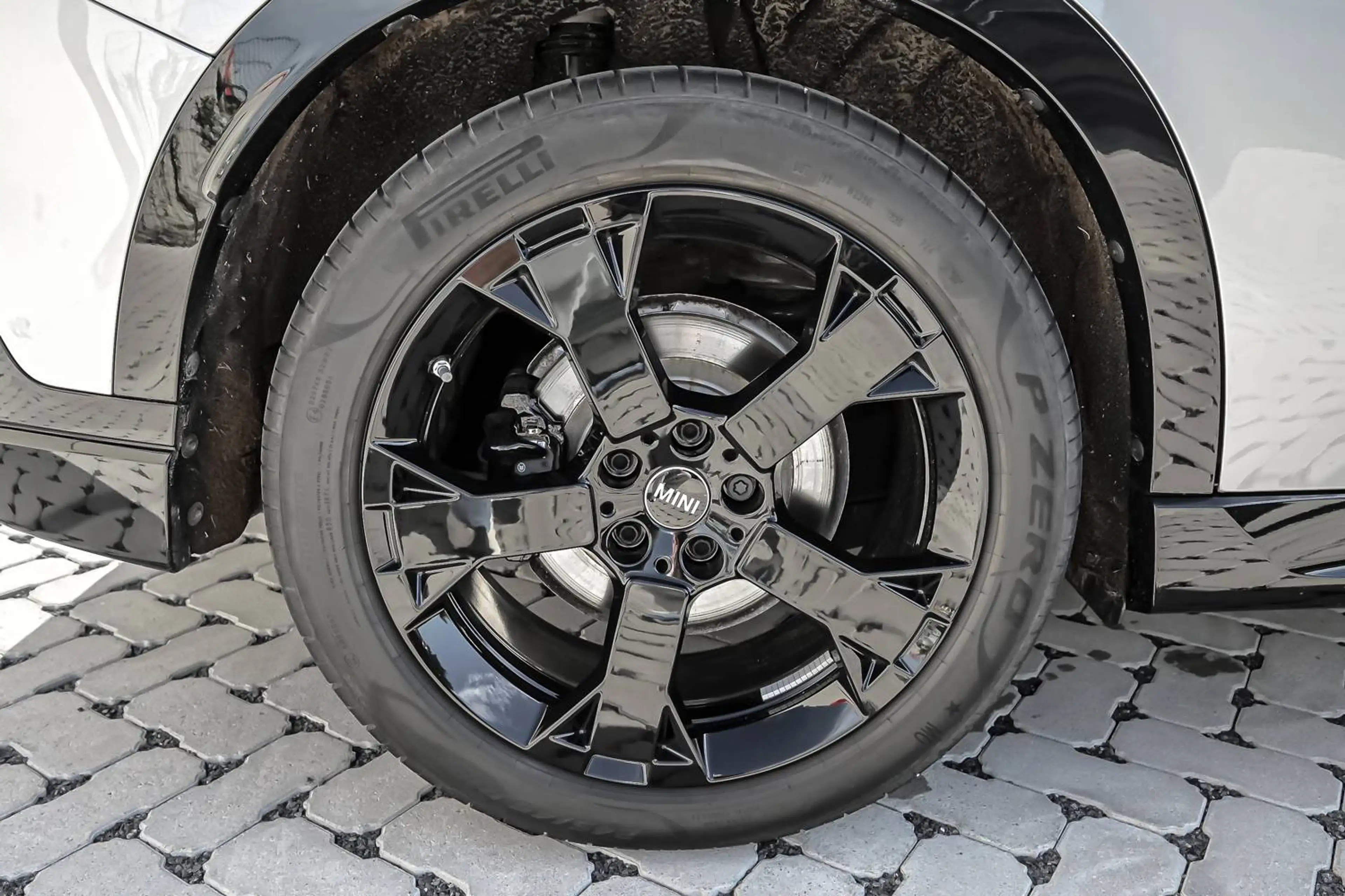 MINI Countryman E Countryman E JCW — photo 9