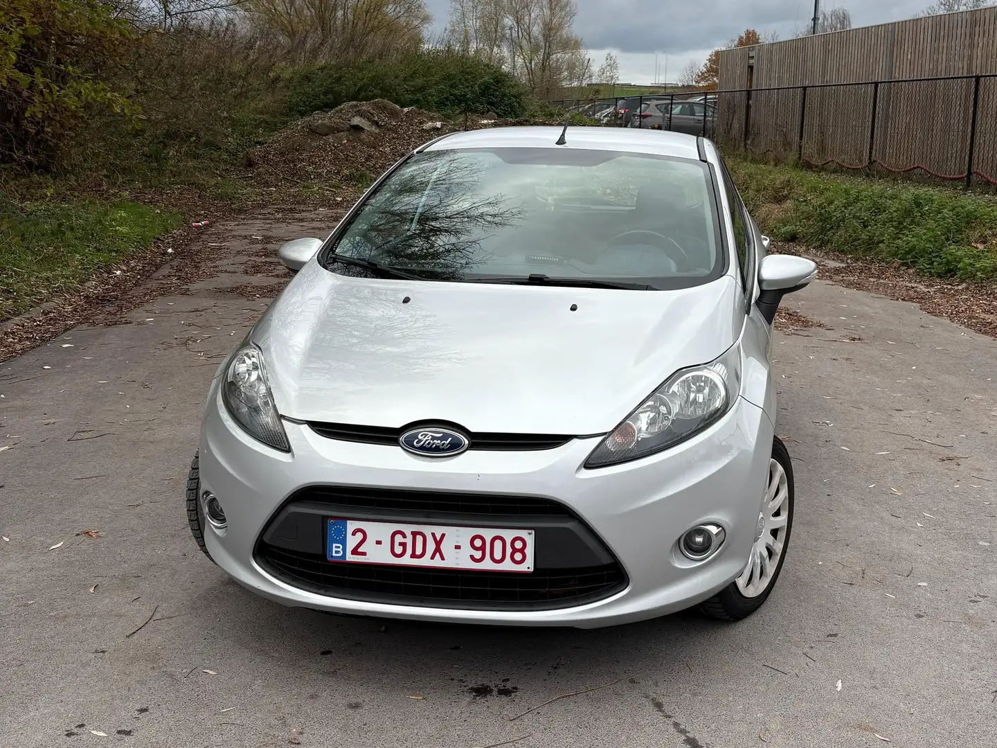 Ford Fiesta Fiesta 1.25i Ambiente Argent - 1