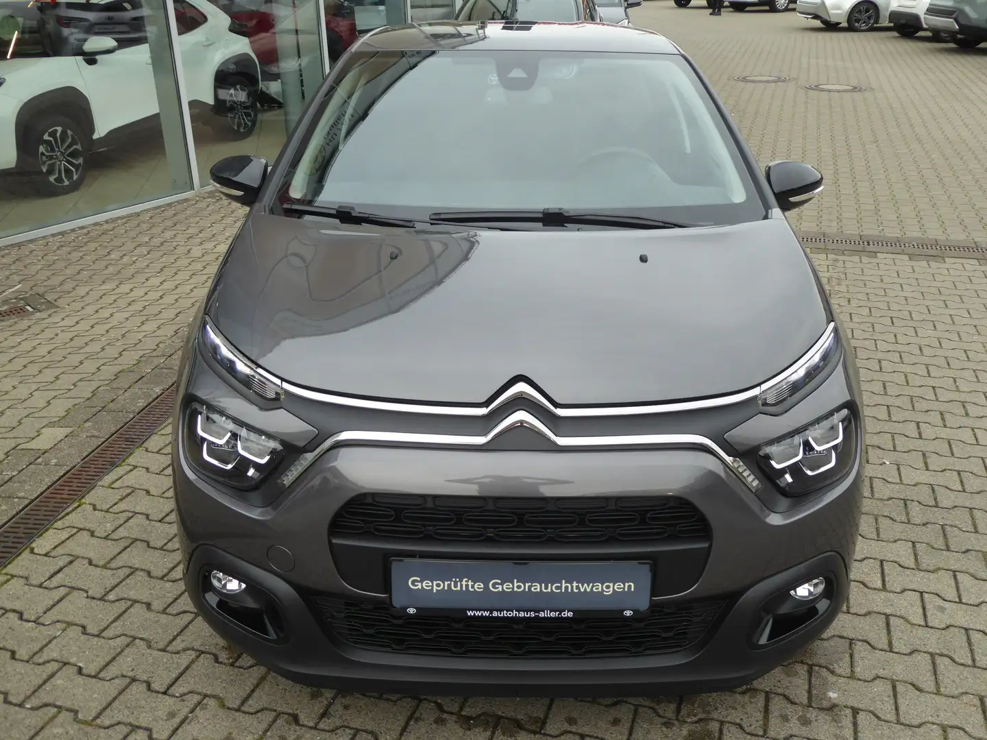 Citroen C3 1,2 Pure Tech 110 Max Automatik + Navi Grau - 2