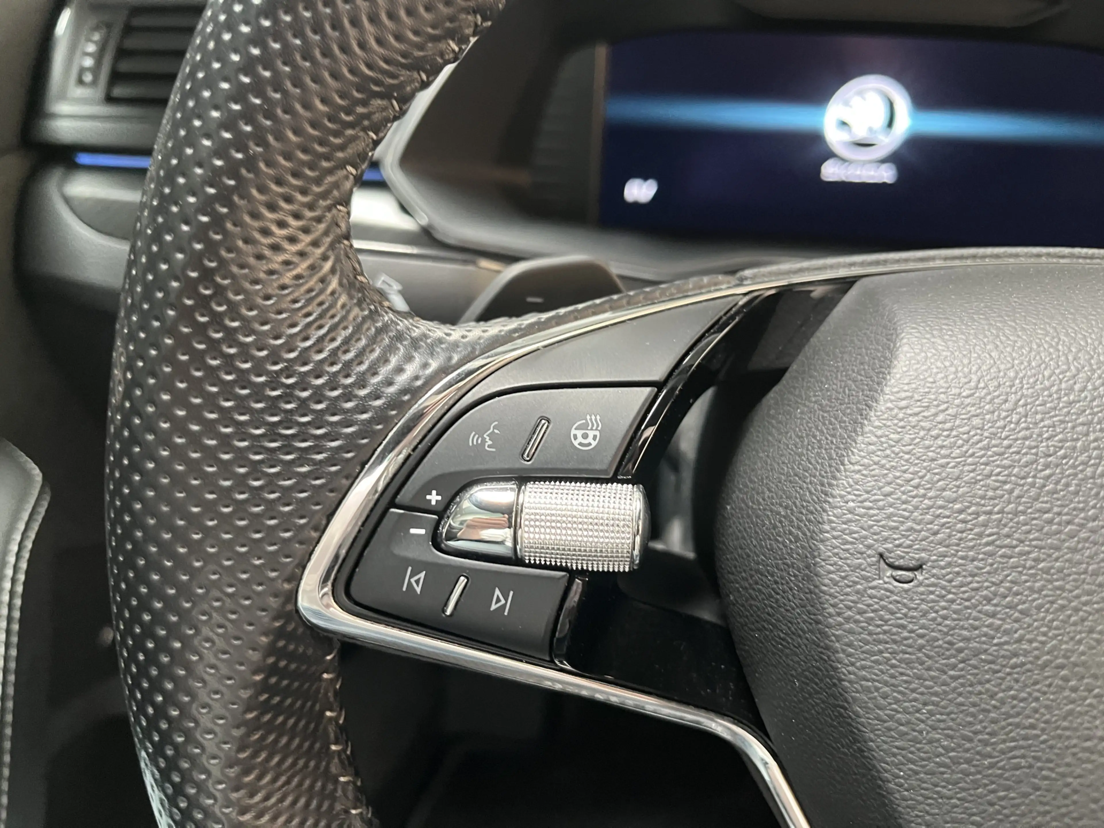 Skoda Superb Combi 1.4 TSI iV Sportline / AUTOMAAT/ TREKHAAK/ P — photo 15