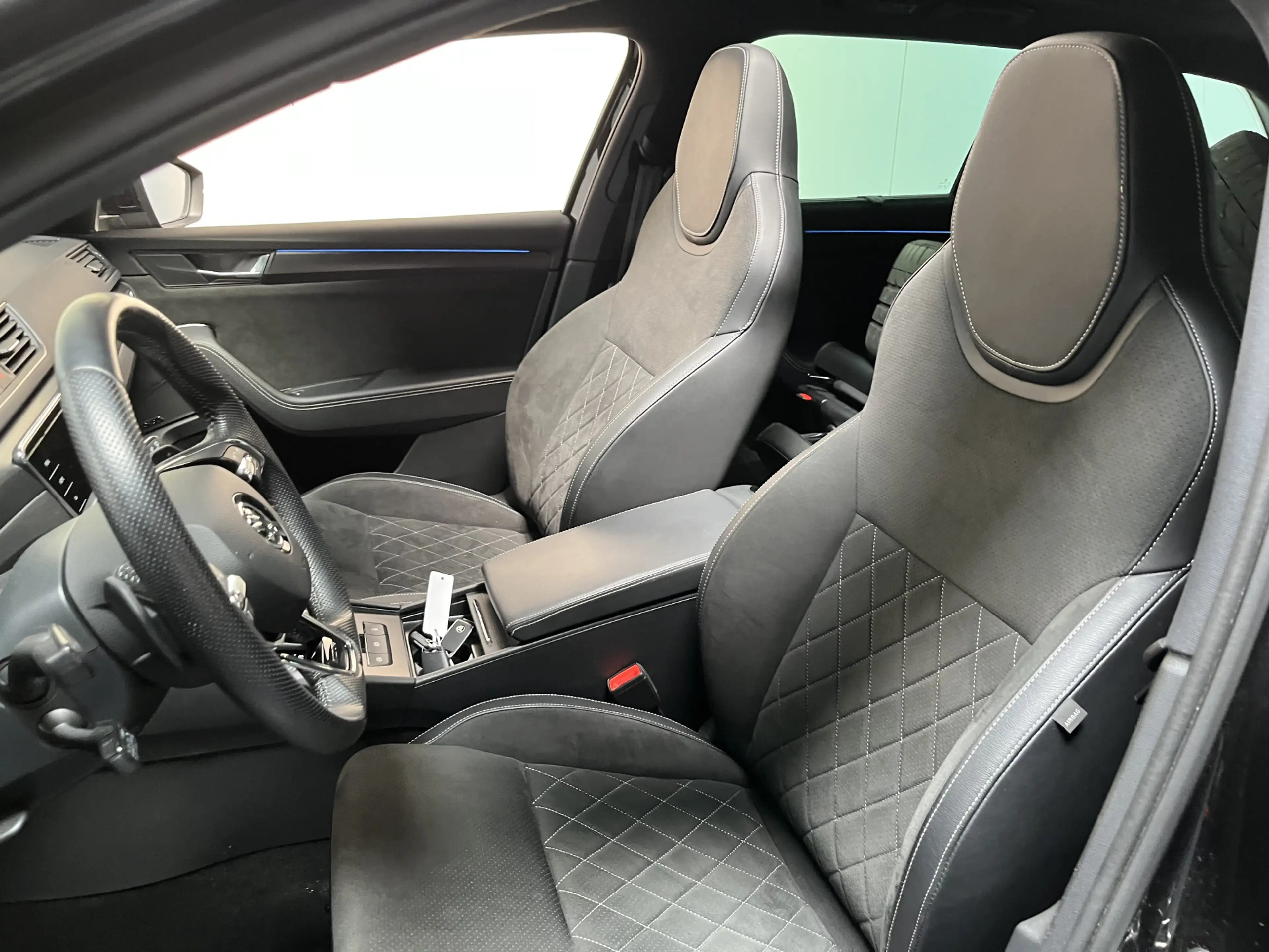 Skoda Superb Combi 1.4 TSI iV Sportline / AUTOMAAT/ TREKHAAK/ P — photo 8