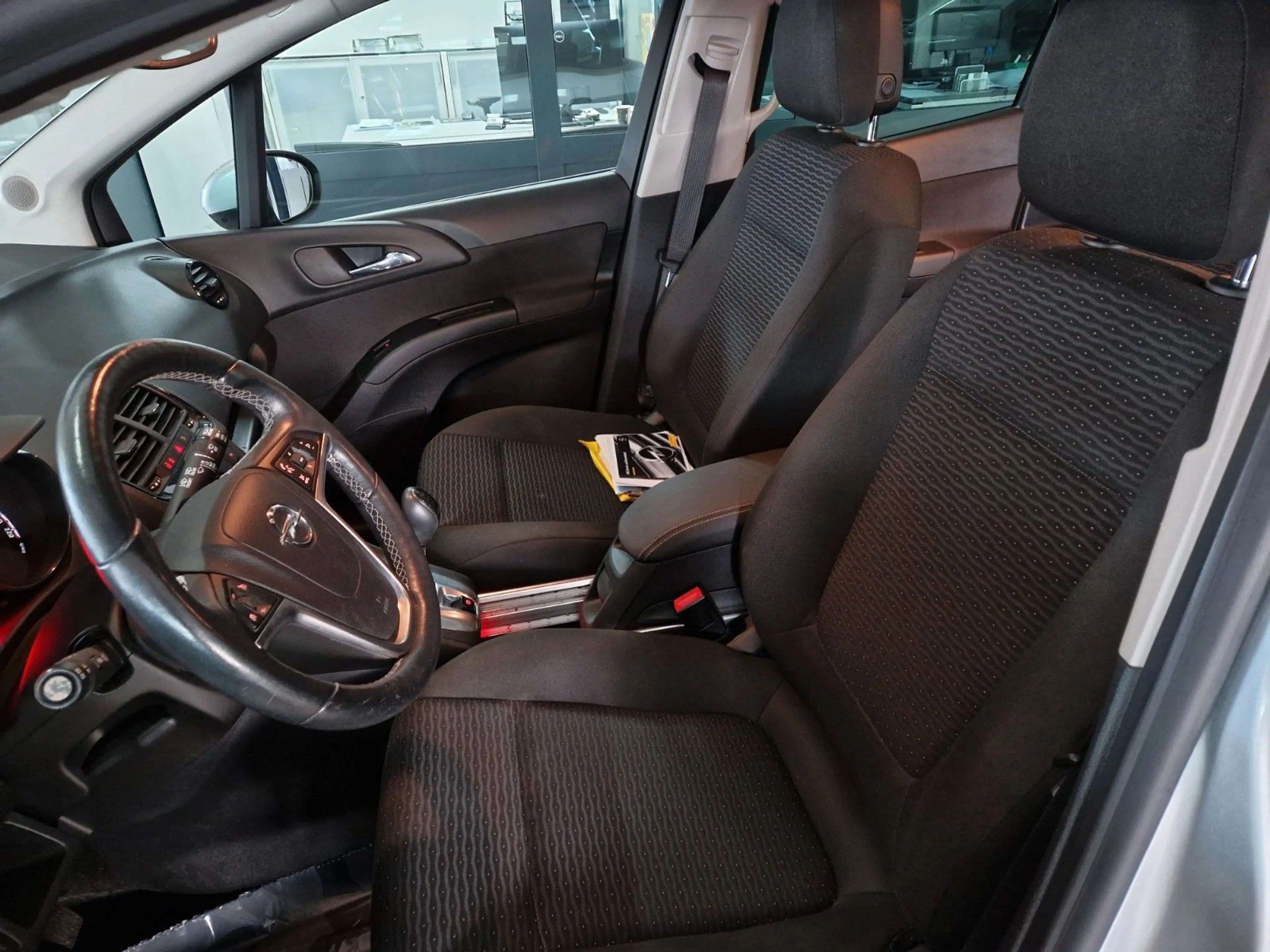 Opel Meriva B Drive Active — photo 9