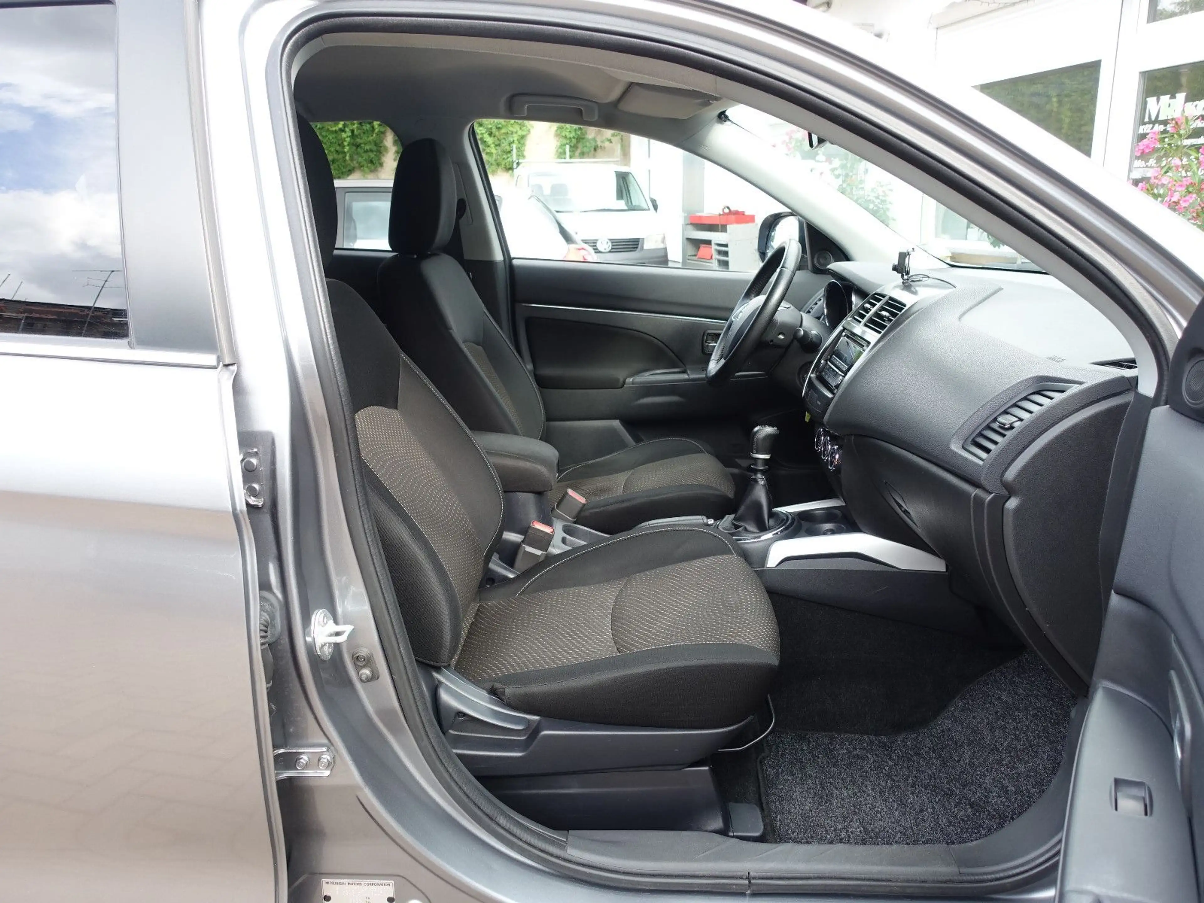 Mitsubishi ASX 1,8D, 35 Jahre 2WD, EU5, Klimaaut., SH, PDC — photo 8