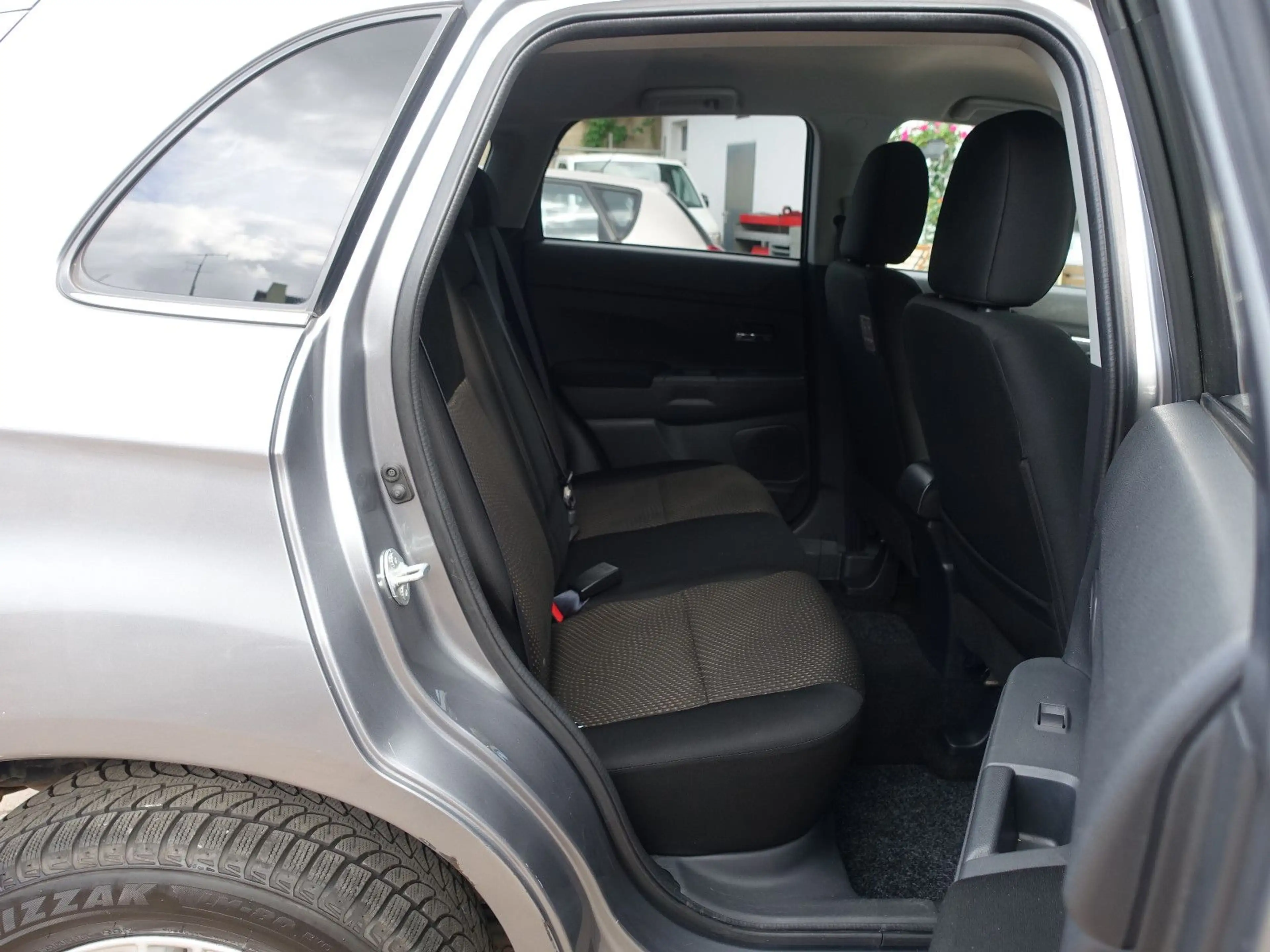 Mitsubishi ASX 1,8D, 35 Jahre 2WD, EU5, Klimaaut., SH, PDC — photo 10