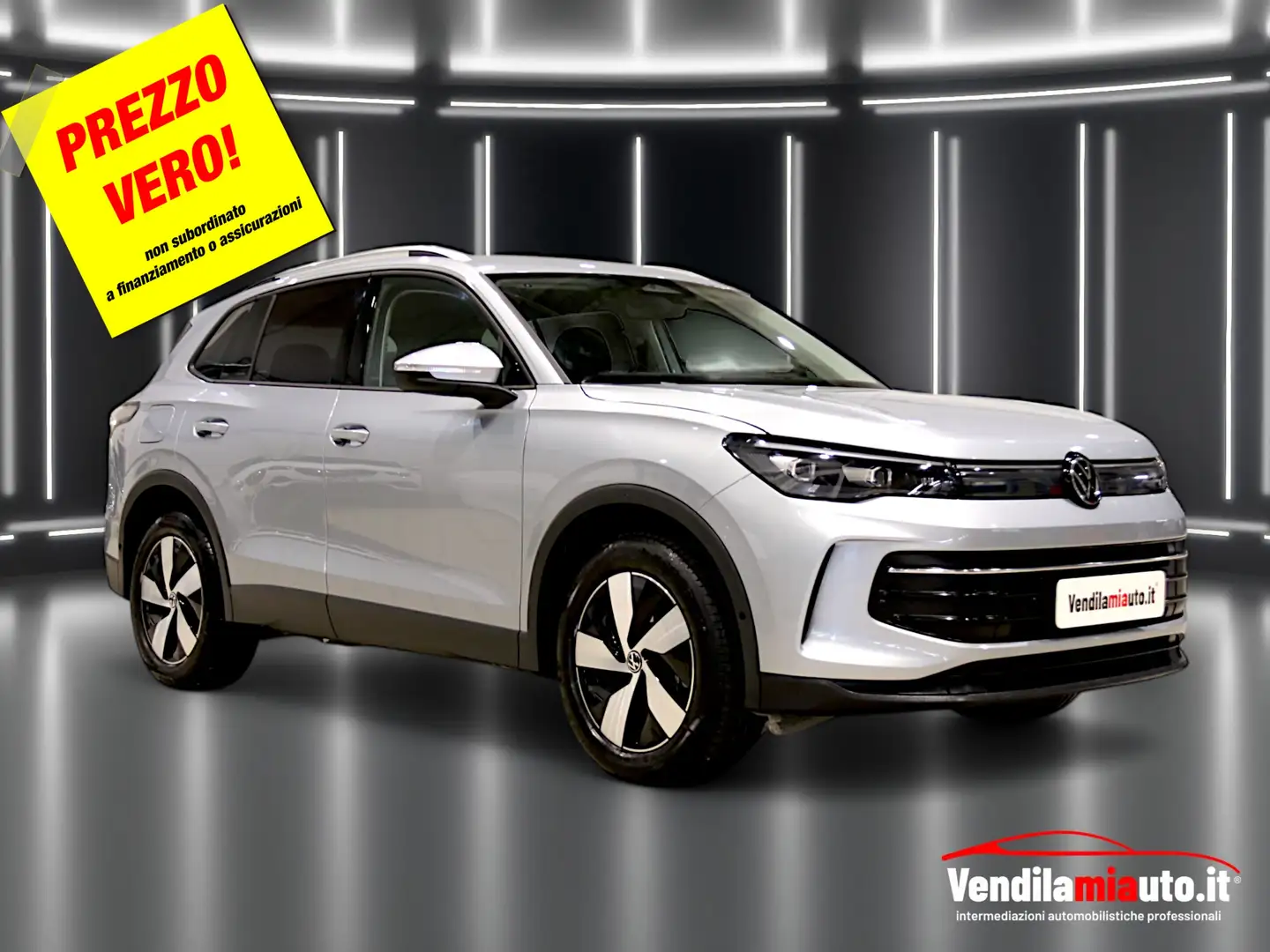 Volkswagen Tiguan Nuovo Tiguan 2.0 tdi Ed. Plus 4motion 193cv DSG Gris - 1