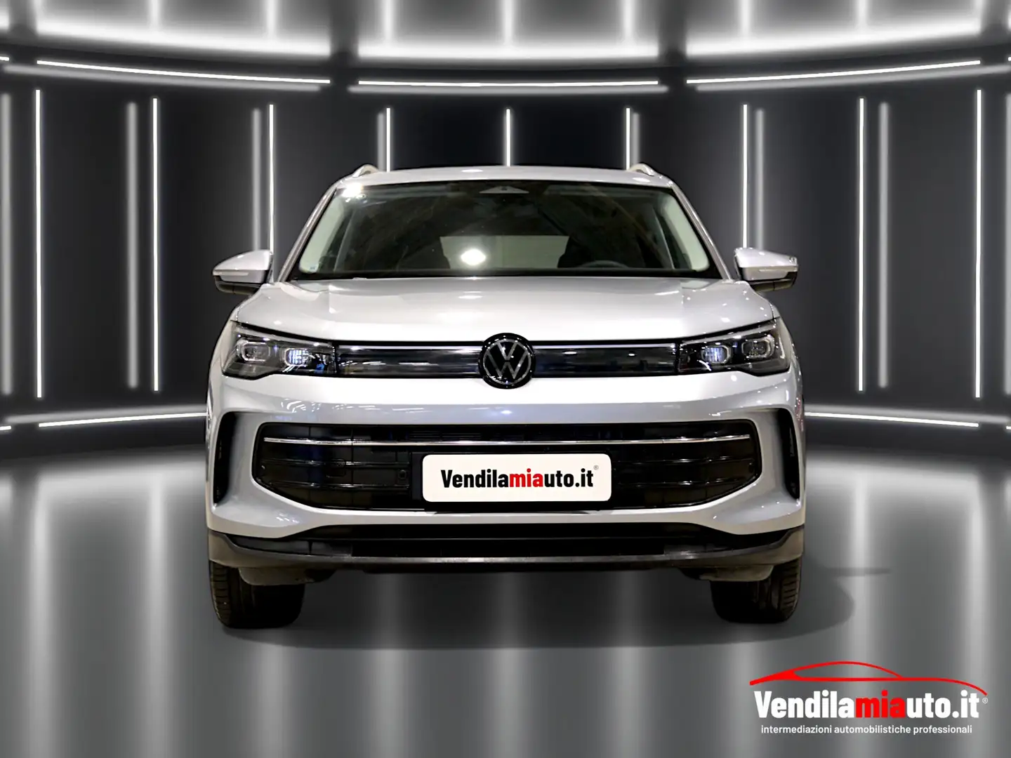 Volkswagen Tiguan Nuovo Tiguan 2.0 tdi Ed. Plus 4motion 193cv DSG Gris - 2