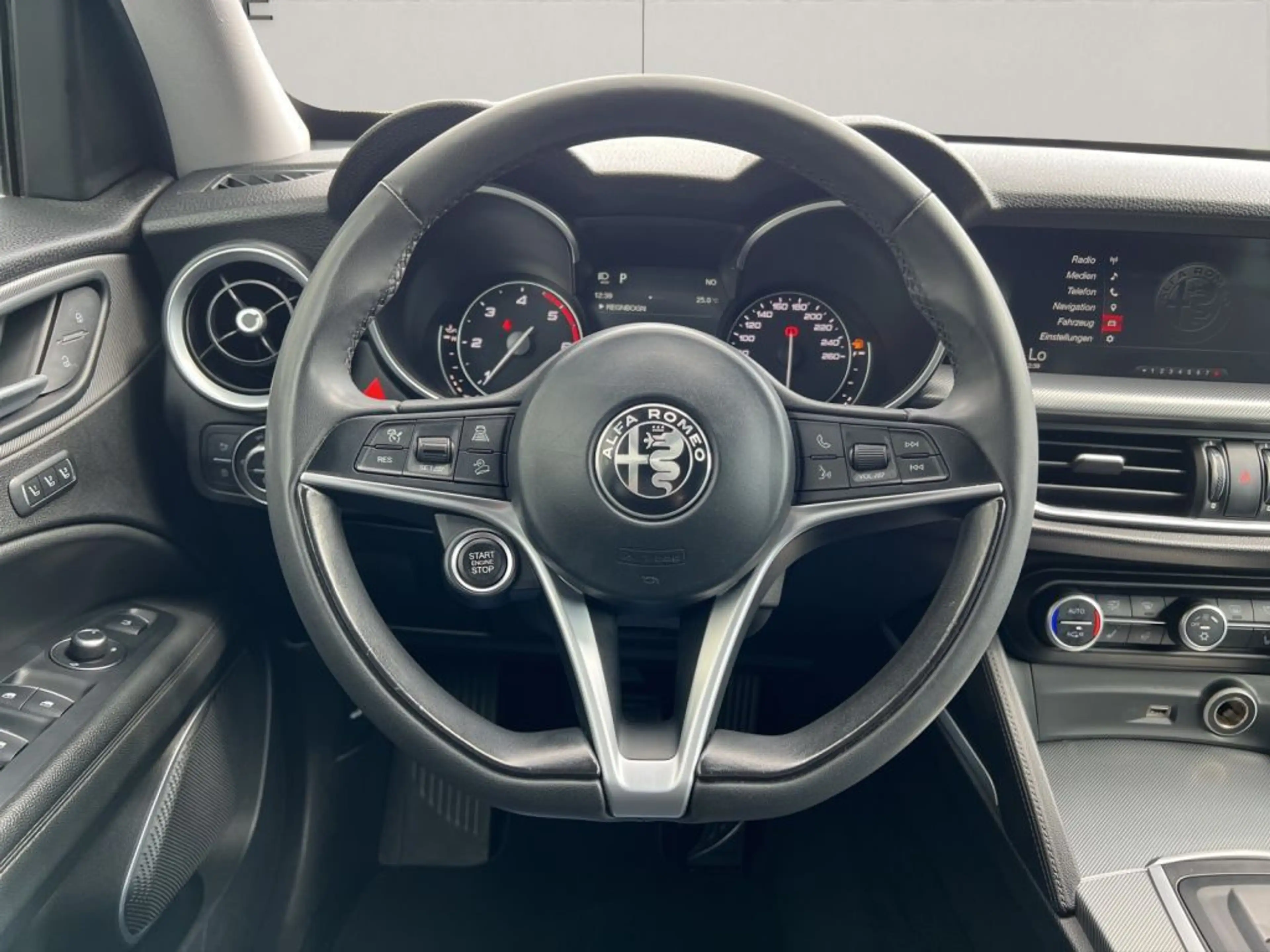 Alfa Romeo Stelvio 2.2 Diesel 16V AT8-Q4 Super+RFK+PDC+ — photo 12