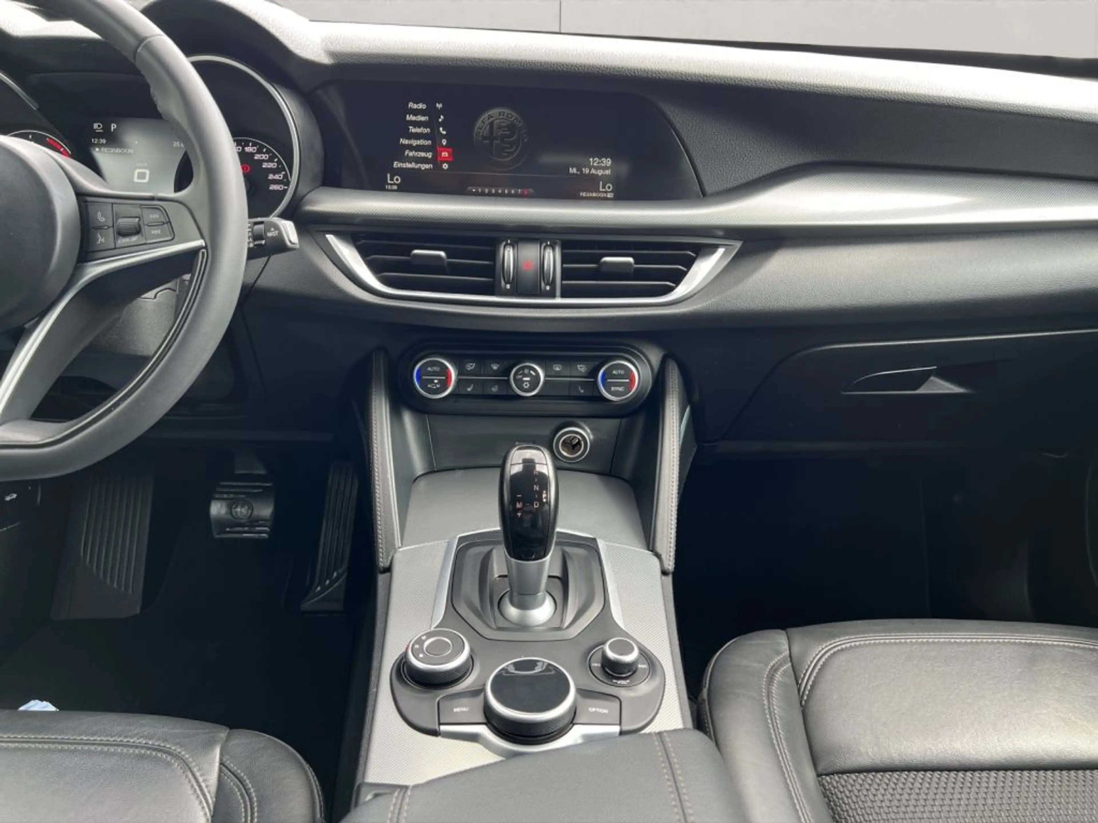Alfa Romeo Stelvio 2.2 Diesel 16V AT8-Q4 Super+RFK+PDC+ — photo 11