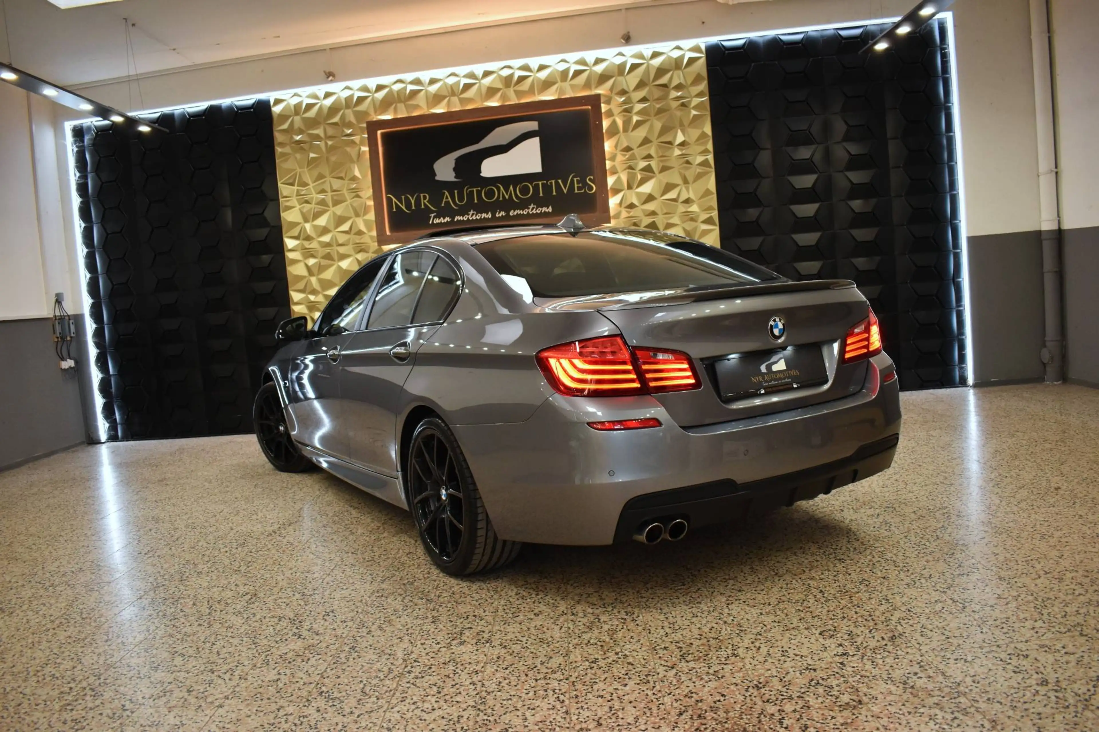 BMW 520 d Aut. LCI, M-PERFORMANCE, SHD, HUD, 5x KAMERA, SOFT CLOSE, SITZKÜHLUNG, NIGHT VISION — photo 2
