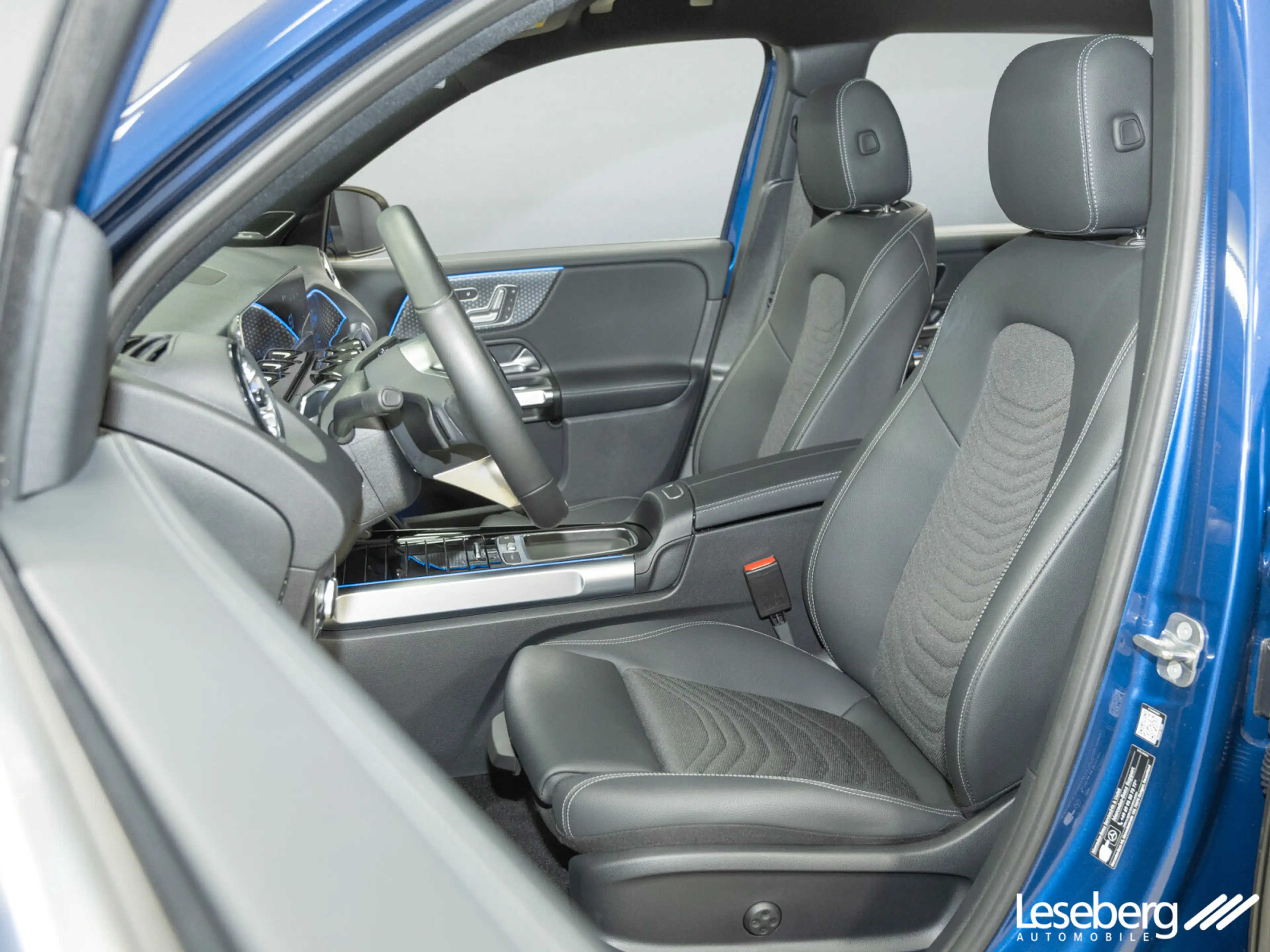 Mercedes-Benz EQB 300 EQB 300 4M Progressive LED/Distro/Burmester/360° — photo 13