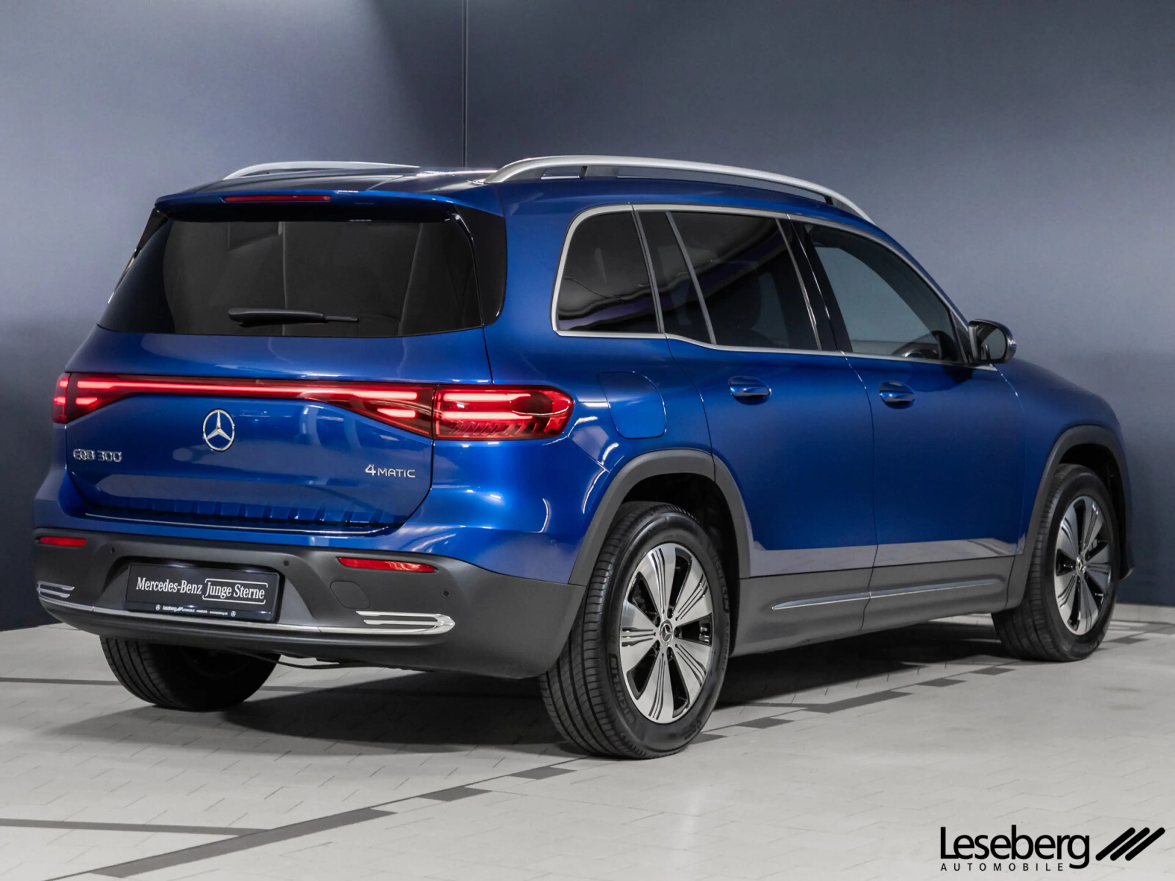 Mercedes-Benz EQB 300 EQB 300 4M Progressive LED/Distro/Burmester/360° — photo 2