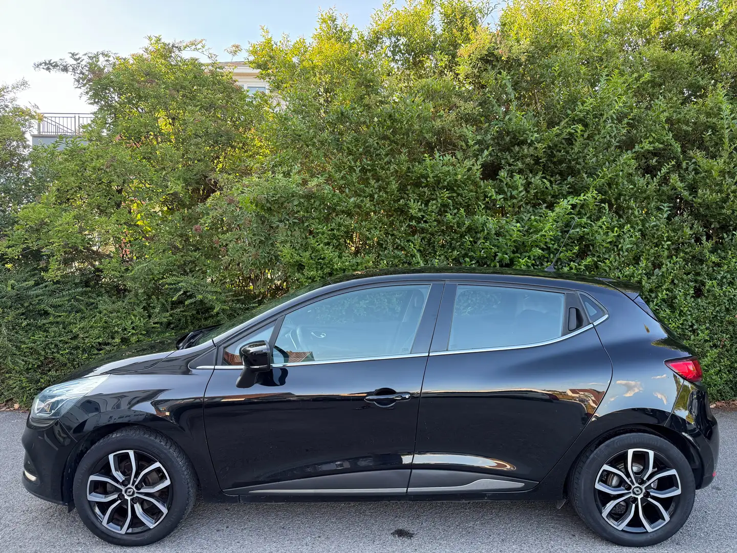 Renault Clio Clio 0.9 TCe+NAVI+AIRCO+JANTES+EURO 6C Noir - 2