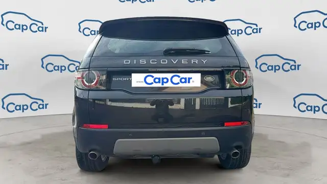 Land Rover Discovery Sport view 3
