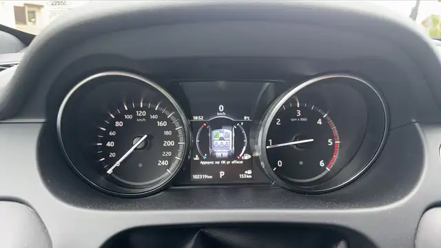 Land Rover Discovery Sport view 12