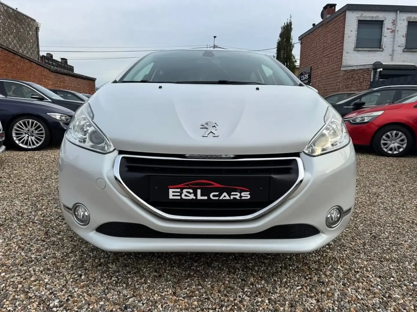 Peugeot 208 208 1.4 HDi Allure **12 mois de garantie** Blanc - 2