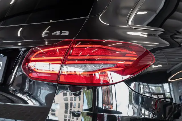 Mercedes-Benz C-Class view 8