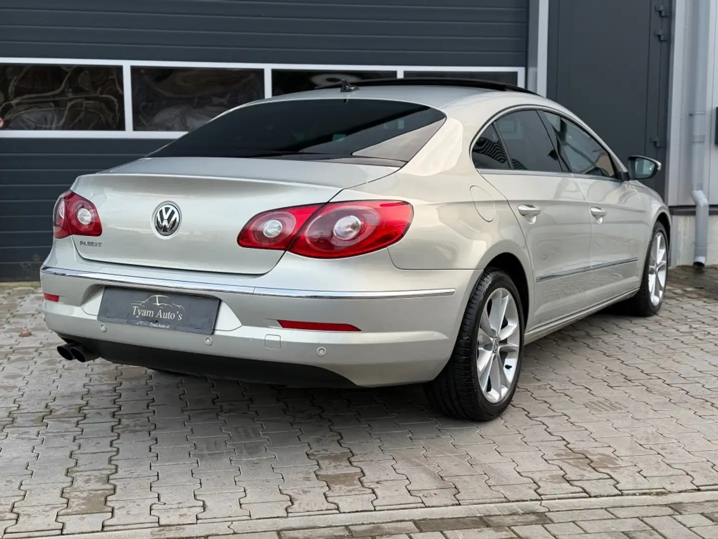 Volkswagen Passat CC 1.8 TSI AUTOMAAT/ AIRCO PANORAMA PDC-RONDOM XENON Grau - 2