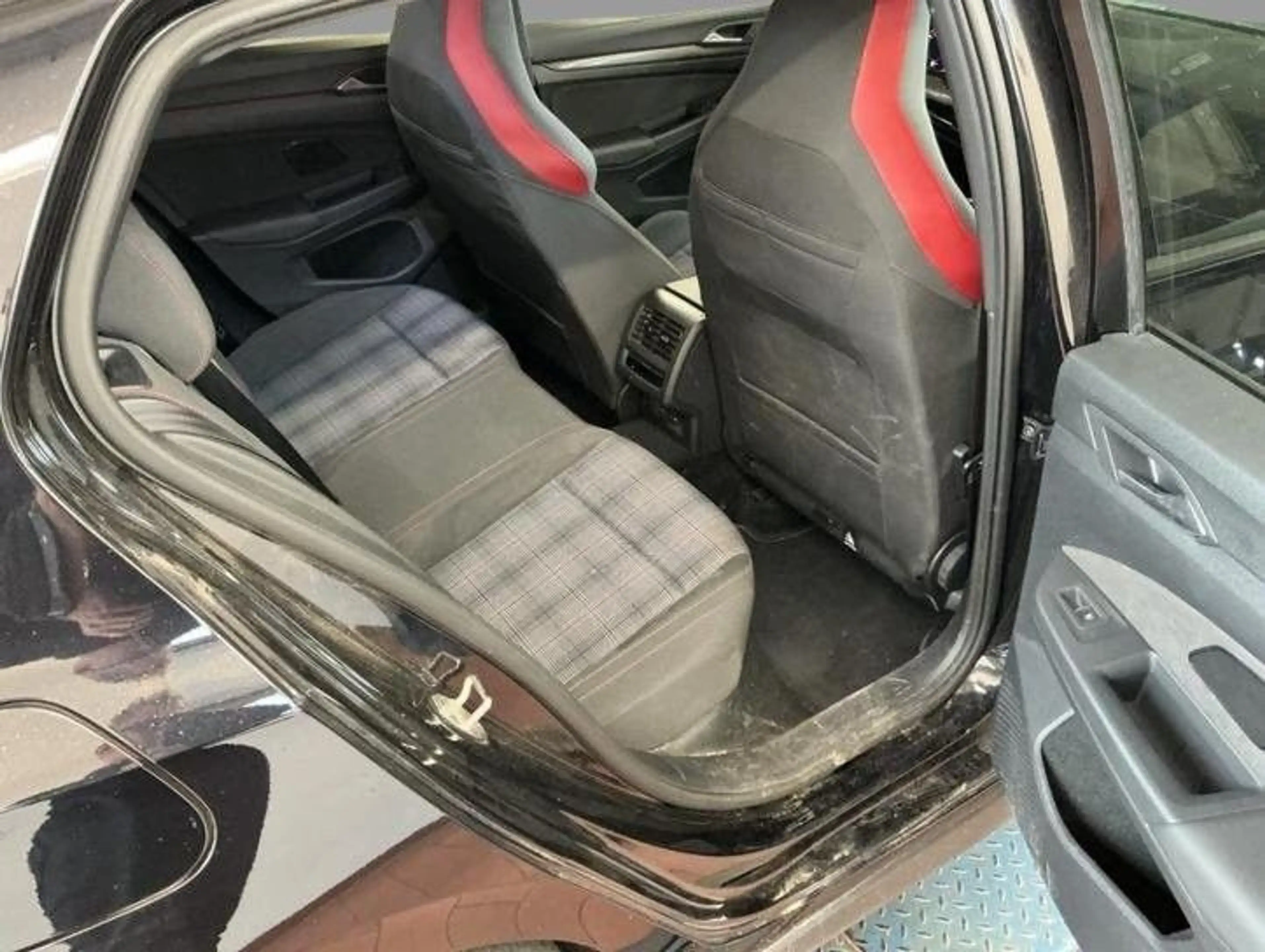 Volkswagen Golf GTI . — photo 9