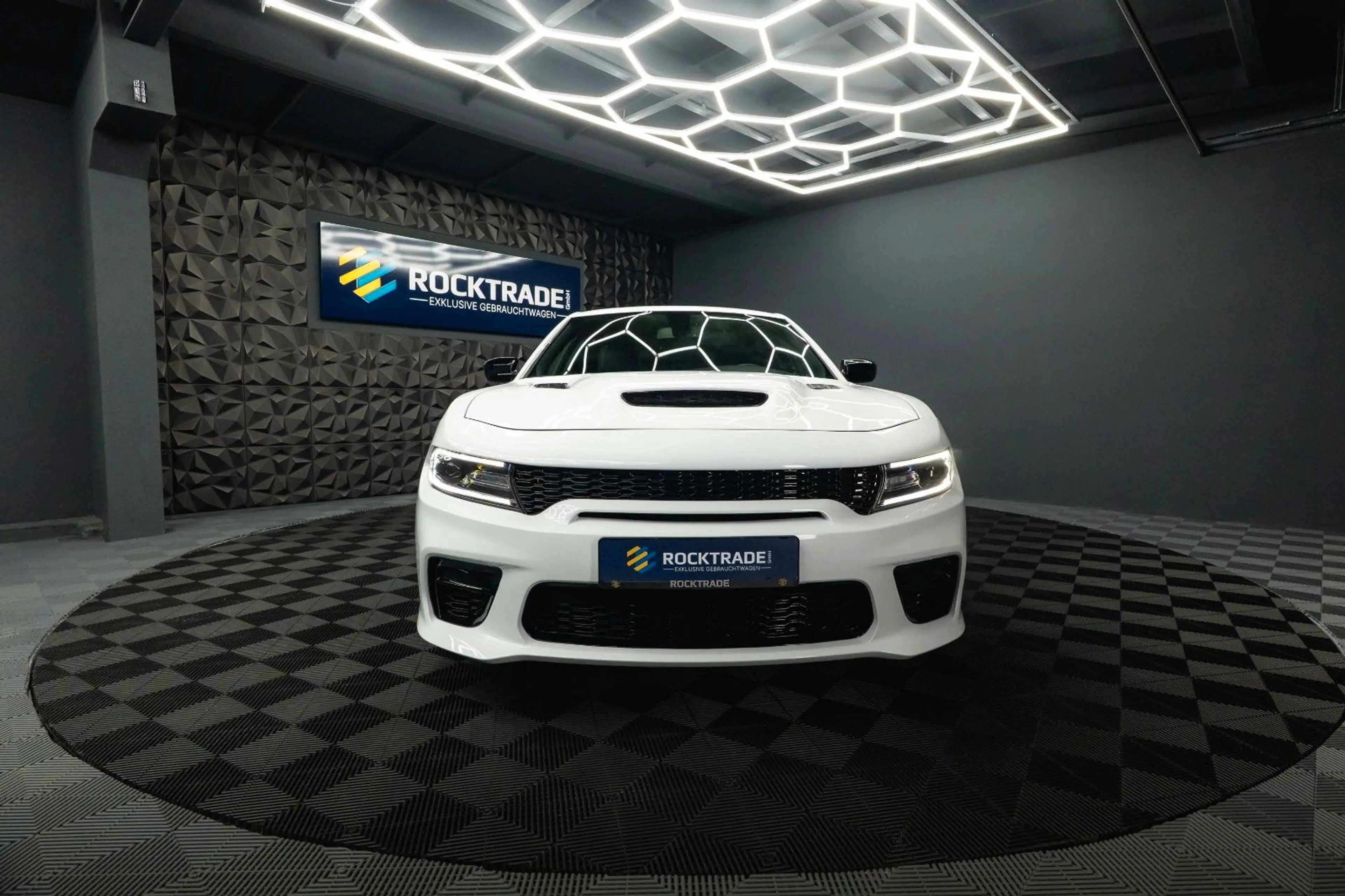 Dodge Charger 3.6 4x4 SRT Styling *Kamera*LED*20 Zoll* — photo 4