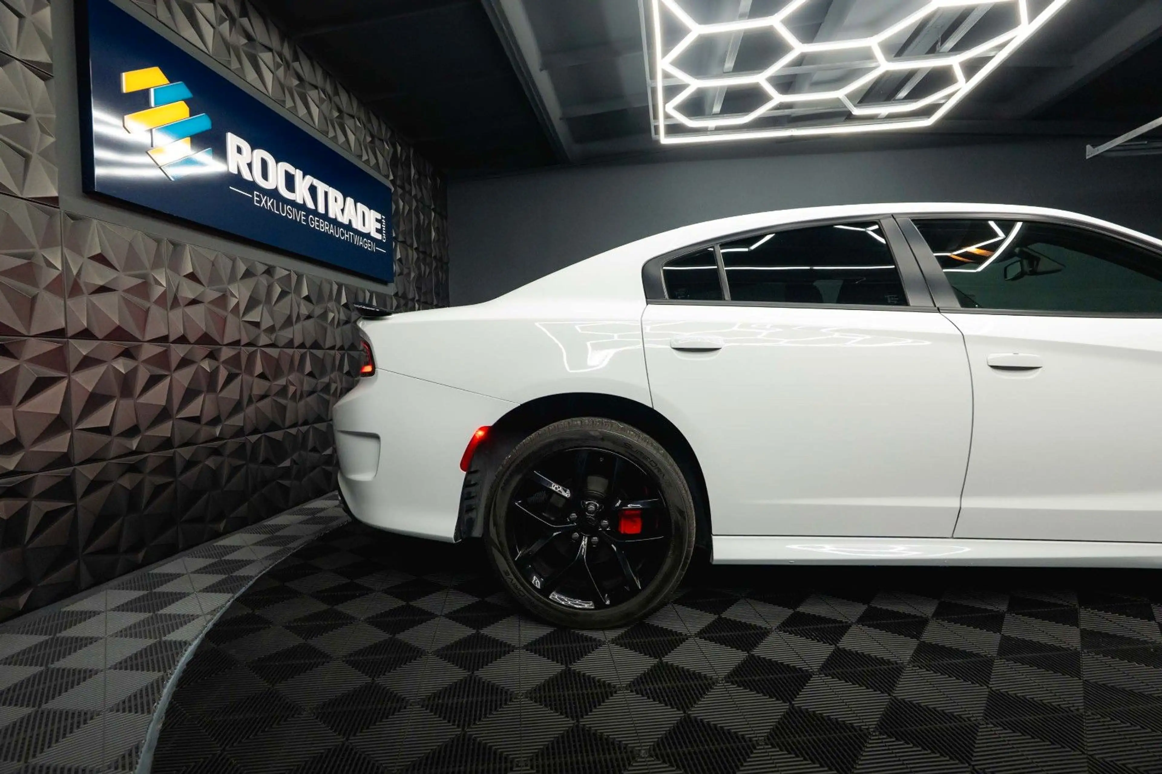 Dodge Charger 3.6 4x4 SRT Styling *Kamera*LED*20 Zoll* — photo 9