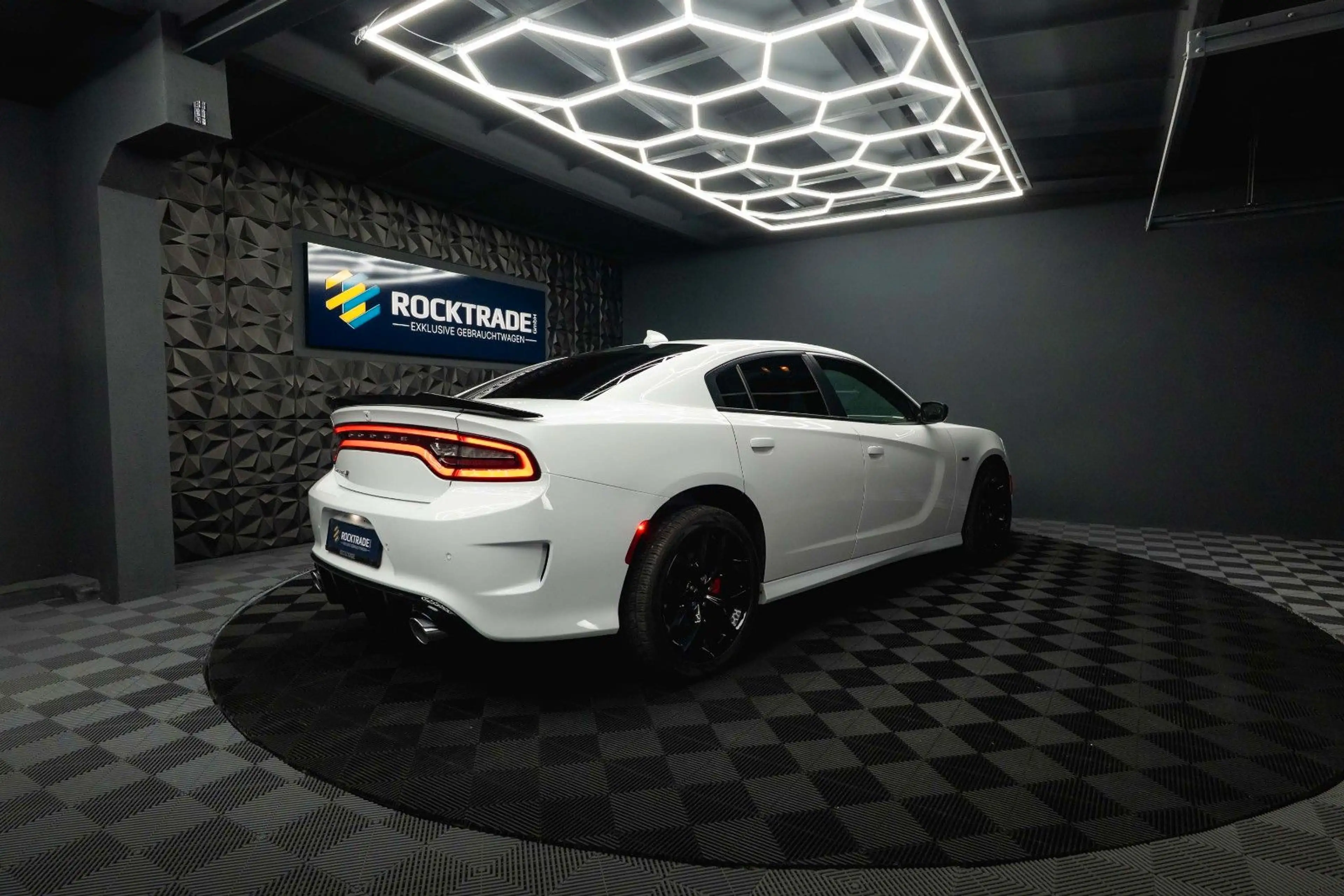Dodge Charger 3.6 4x4 SRT Styling *Kamera*LED*20 Zoll* — photo 12