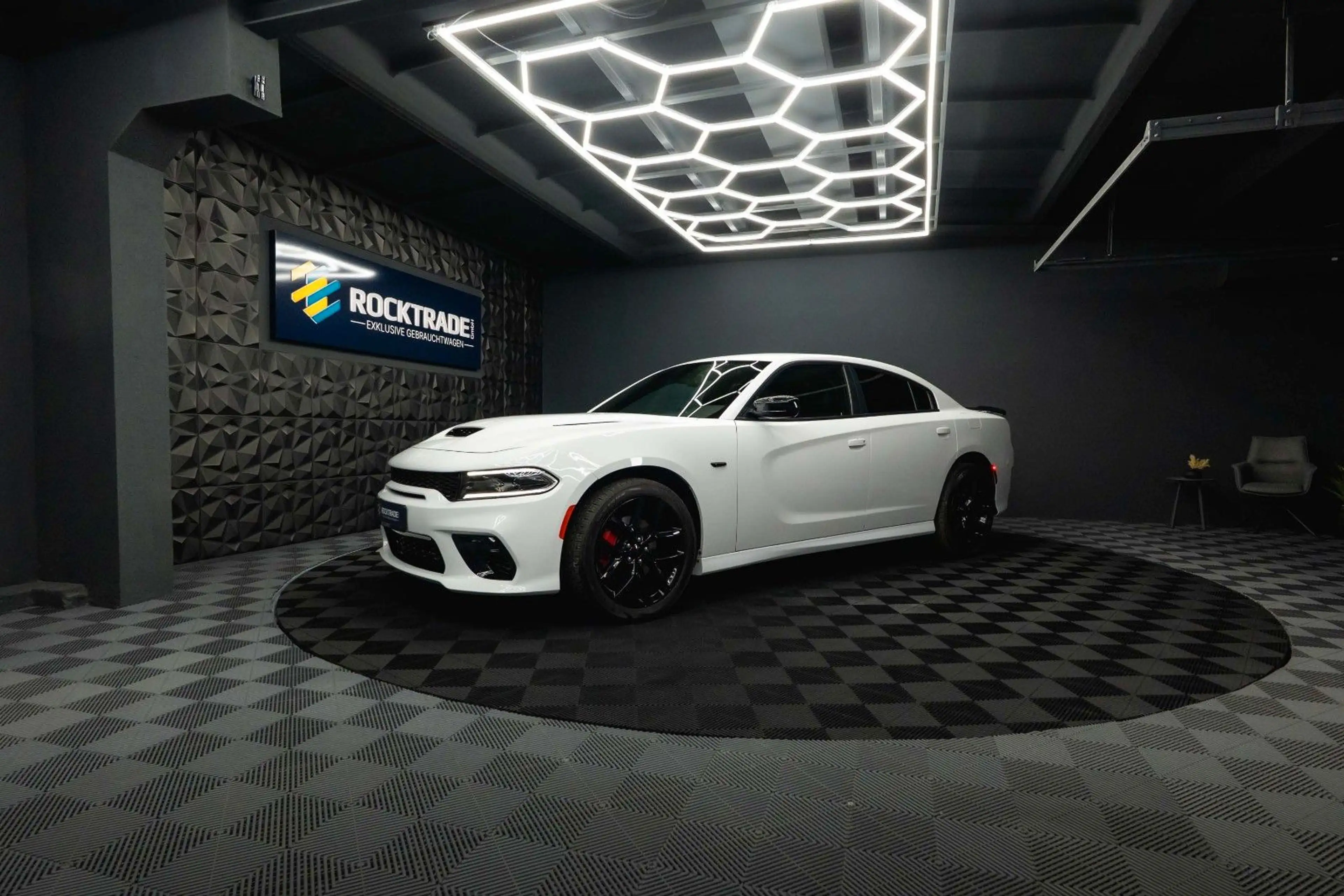 Dodge Charger 3.6 4x4 SRT Styling *Kamera*LED*20 Zoll* — photo 2