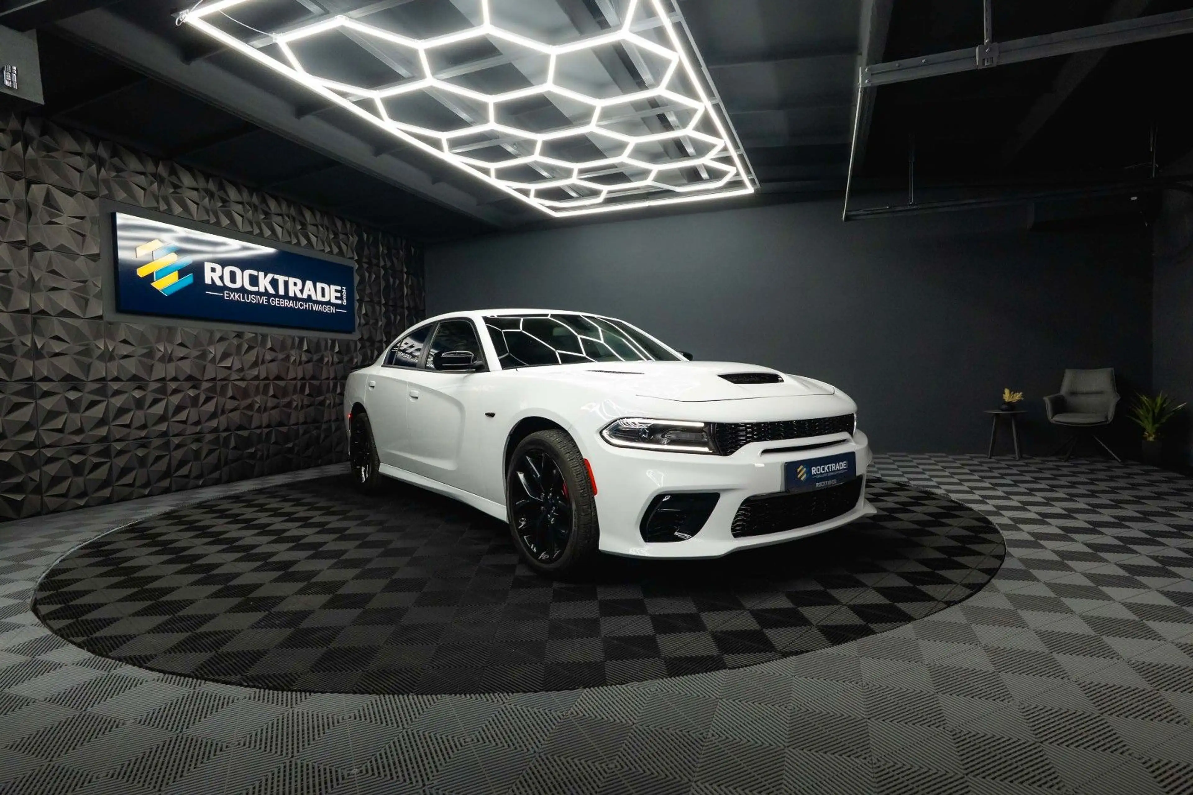 Dodge Charger 3.6 4x4 SRT Styling *Kamera*LED*20 Zoll* — photo 6