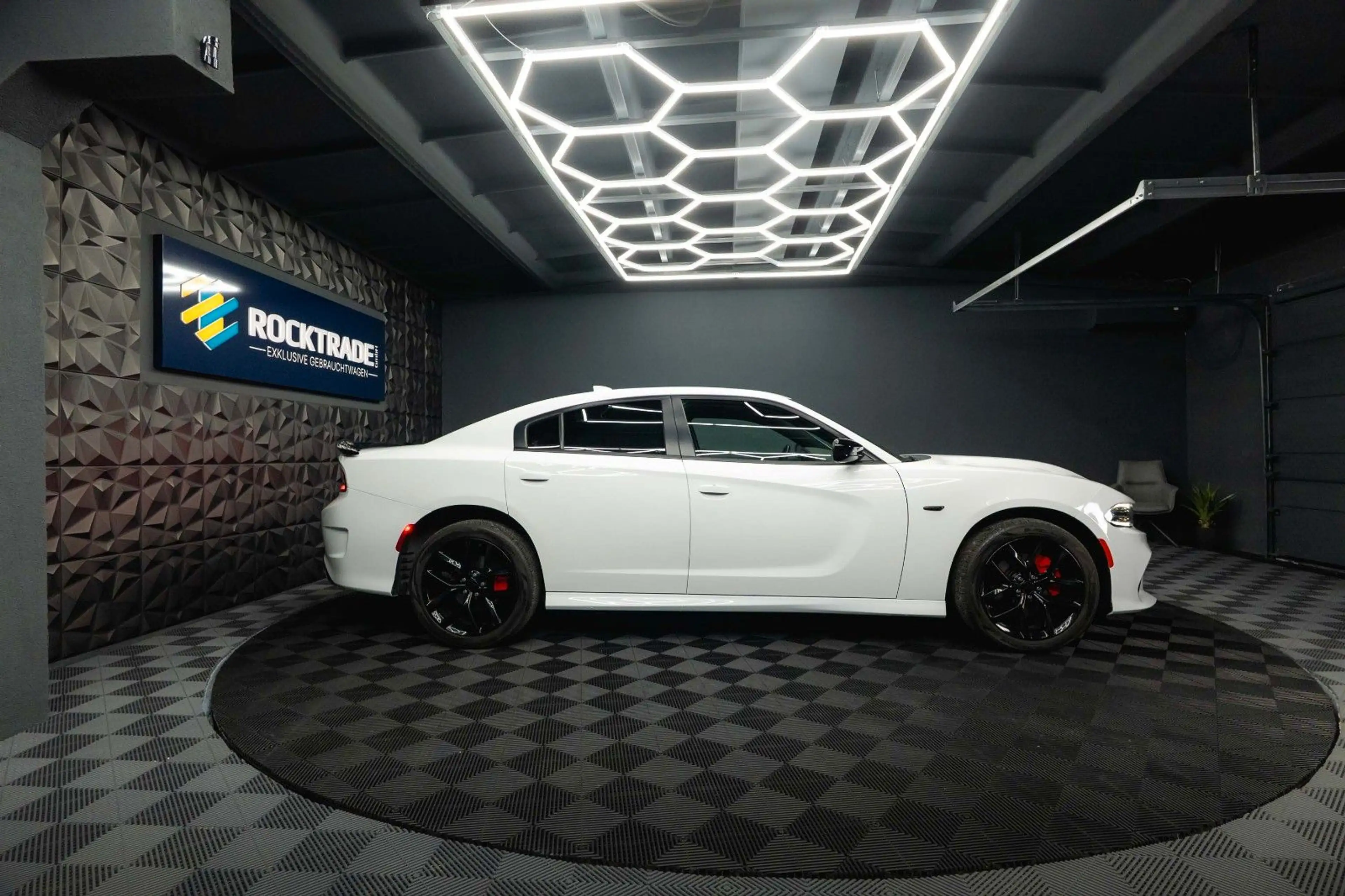 Dodge Charger 3.6 4x4 SRT Styling *Kamera*LED*20 Zoll* — photo 8