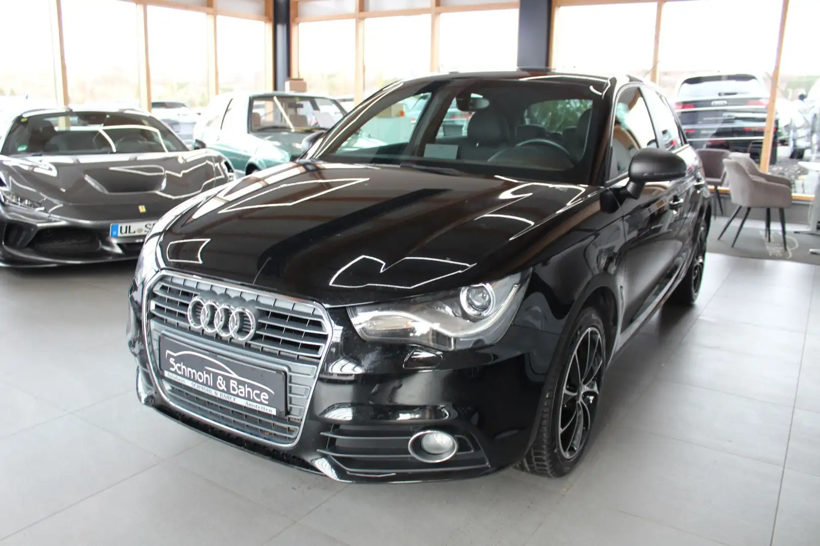 Audi A1 Sportback 2.0 TDI ambition Schwarz - 1