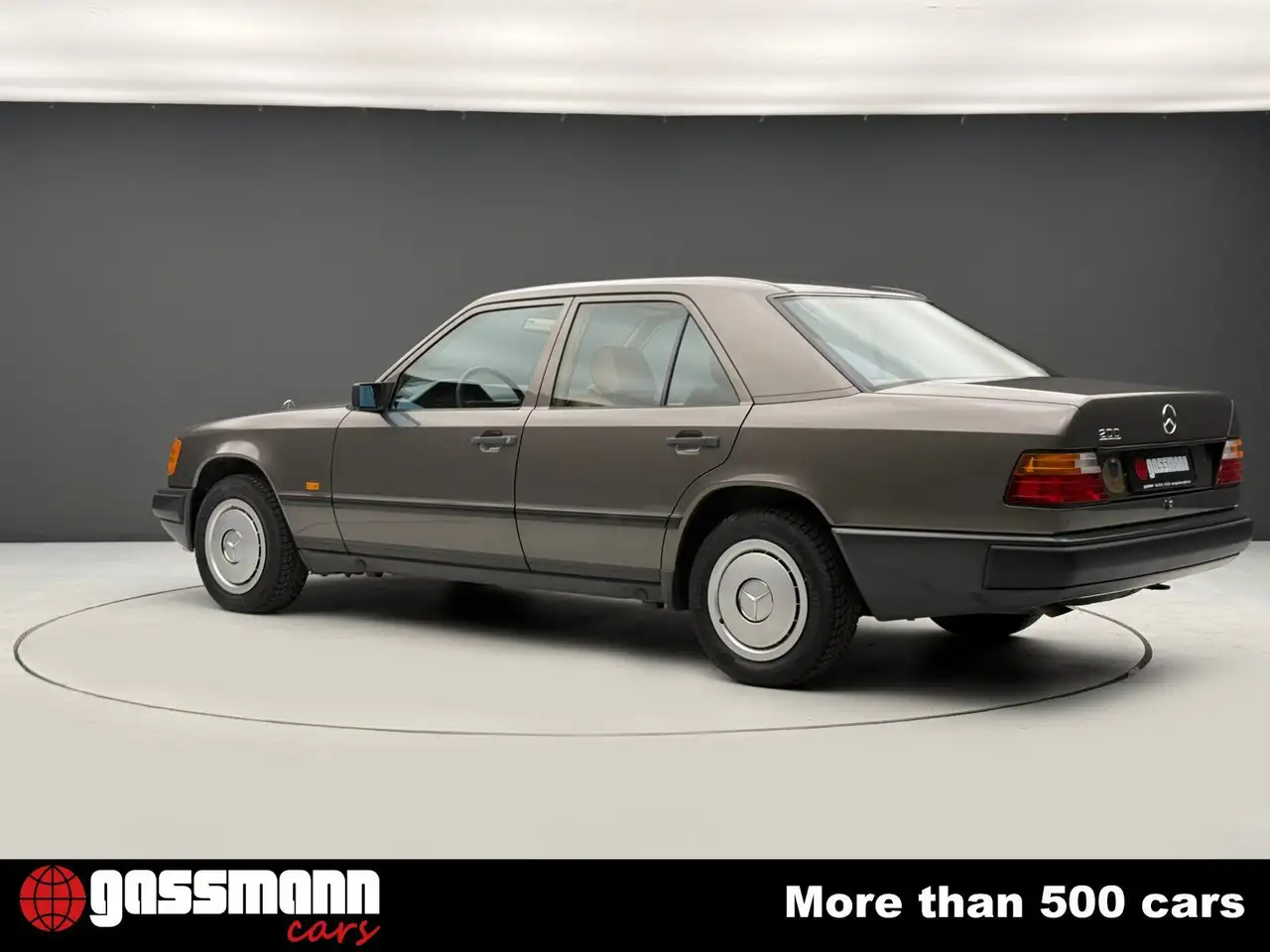 Mercedes-Benz 200 Limousine W124, foto 6