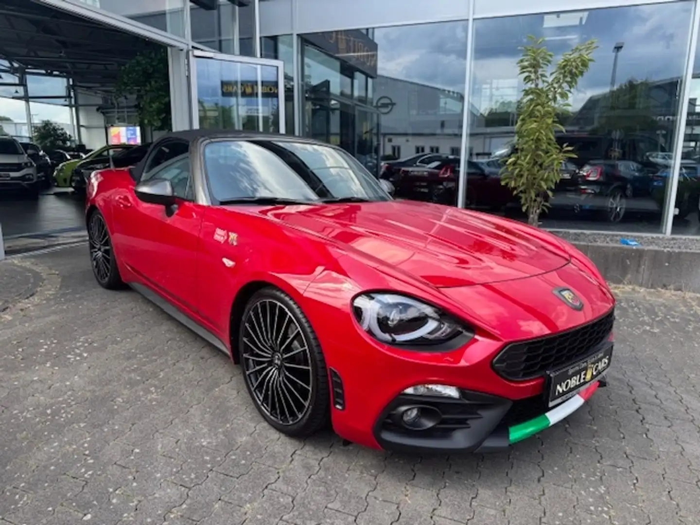 Abarth 124 Spider NAVI LED LEDER Rot - 2