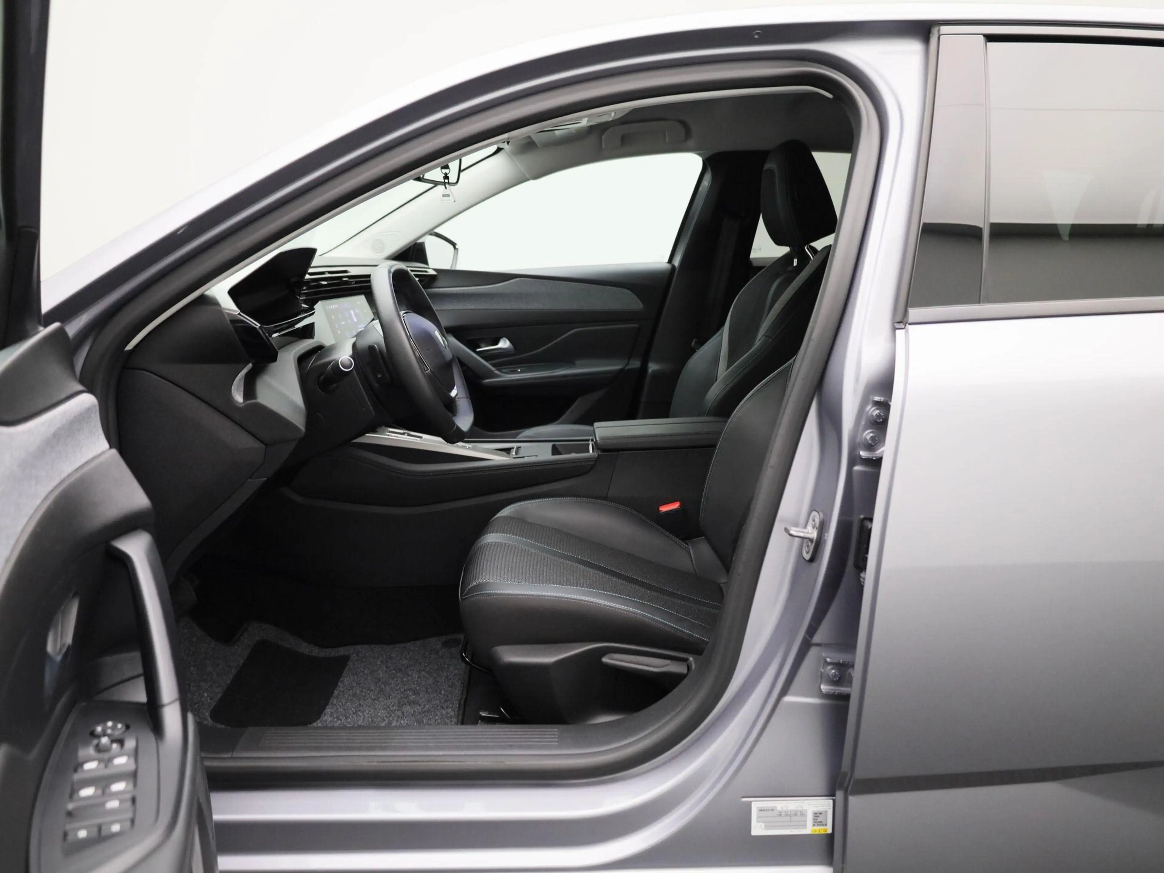 Peugeot 308 SW 1.2 PureTech 130 S&S EAT8 Active Pack — photo 13