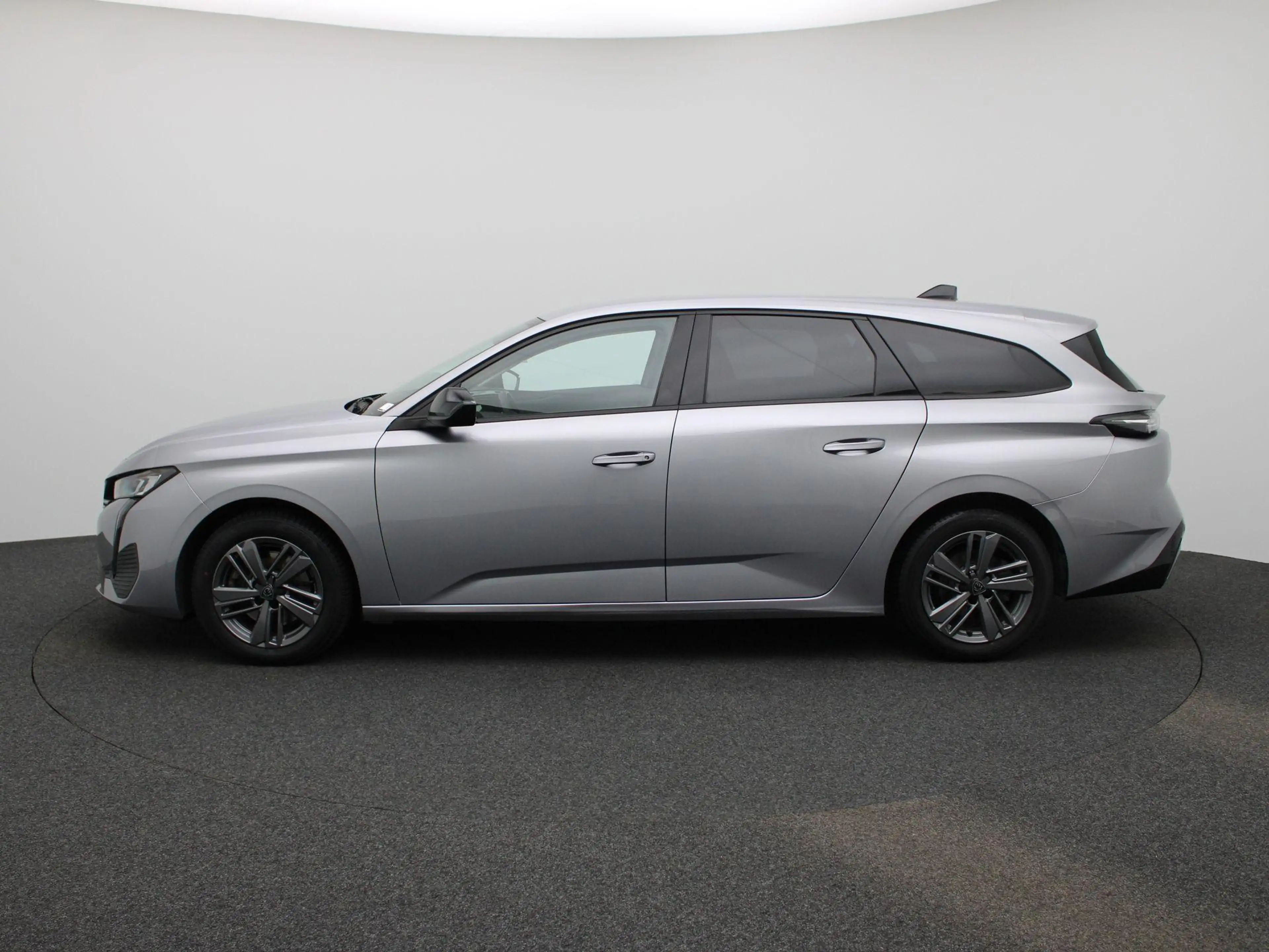 Peugeot 308 SW 1.2 PureTech 130 S&S EAT8 Active Pack — photo 8