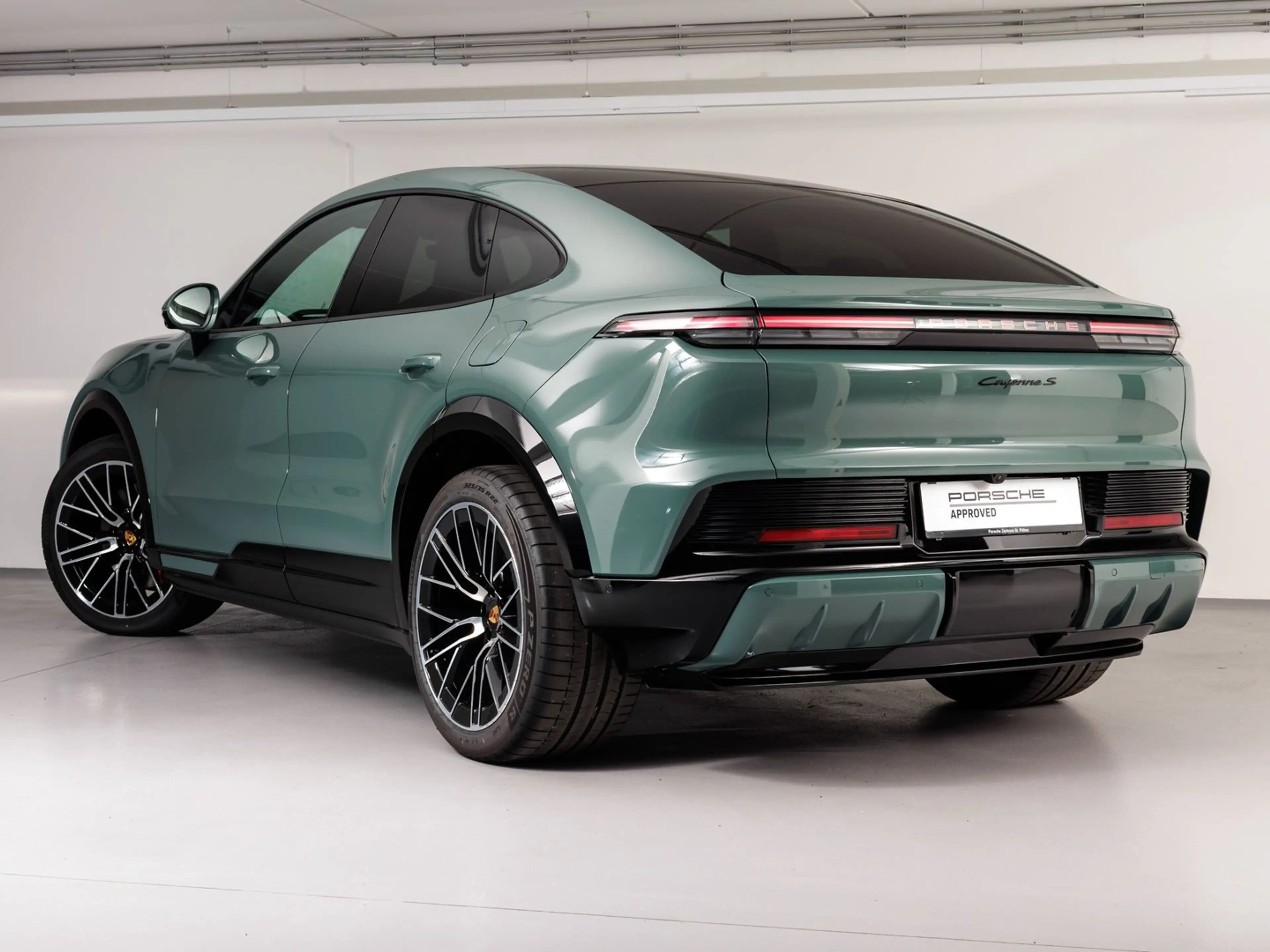 Porsche Cayenne S Coupé — photo 12
