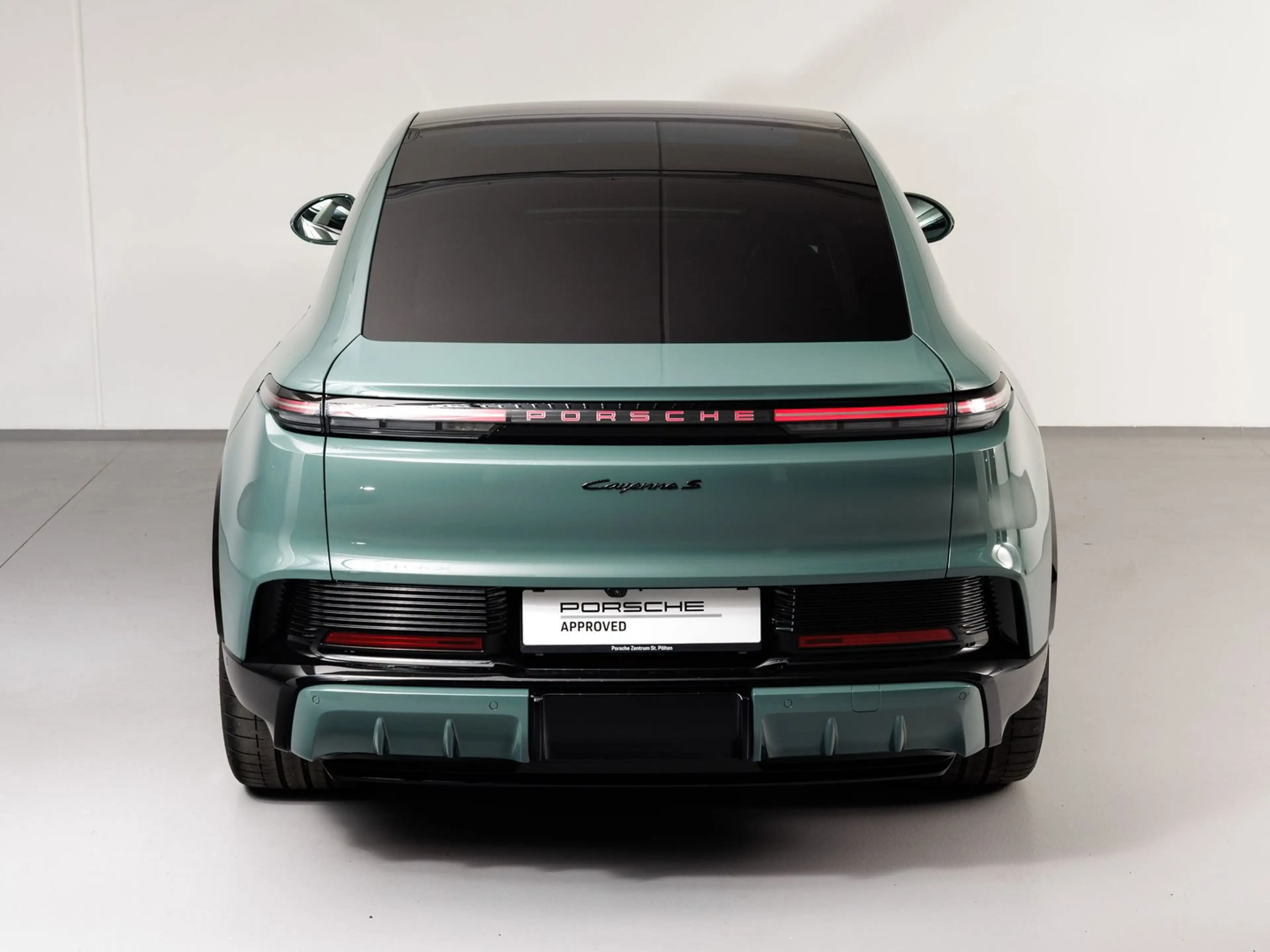 Porsche Cayenne S Coupé — photo 15