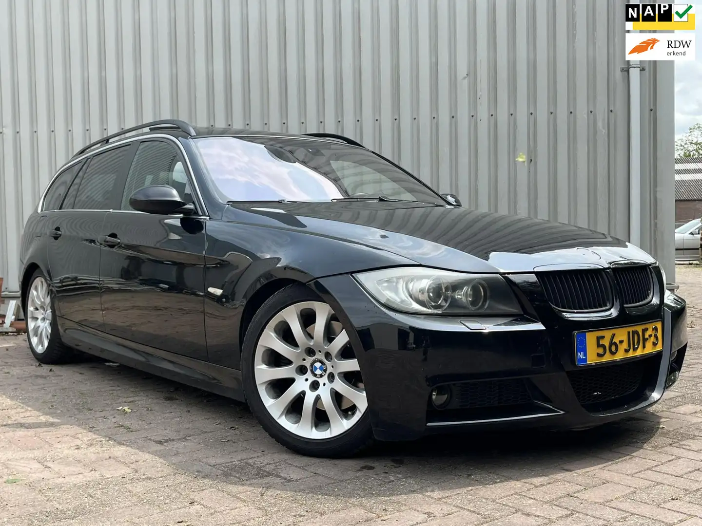 BMW 330 3-serie Touring 330i Executive Pano-dak Xenon Černá - 1