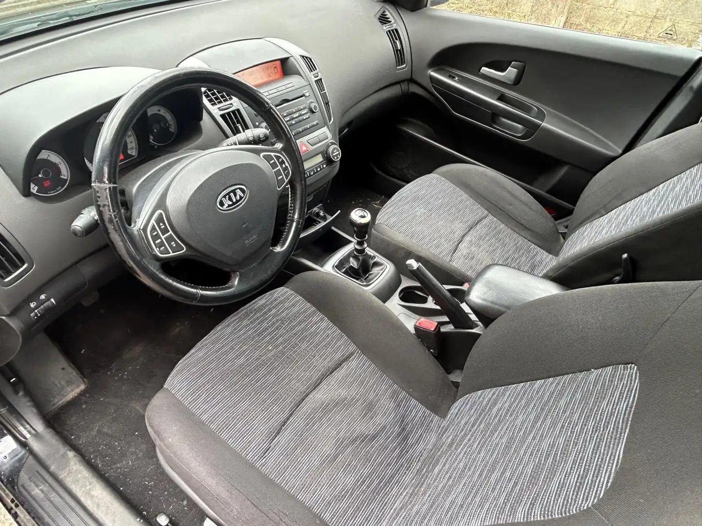 Kia Ceed / cee'd Cee'D 1.6 Turbo CRDi CLIMATISATION AUTO Gris - 2