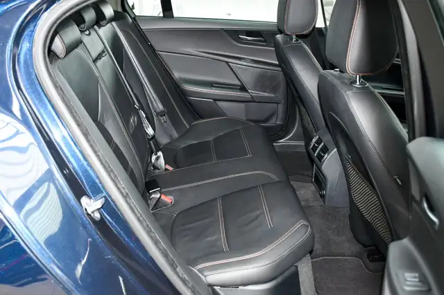 Jaguar Xe view 13