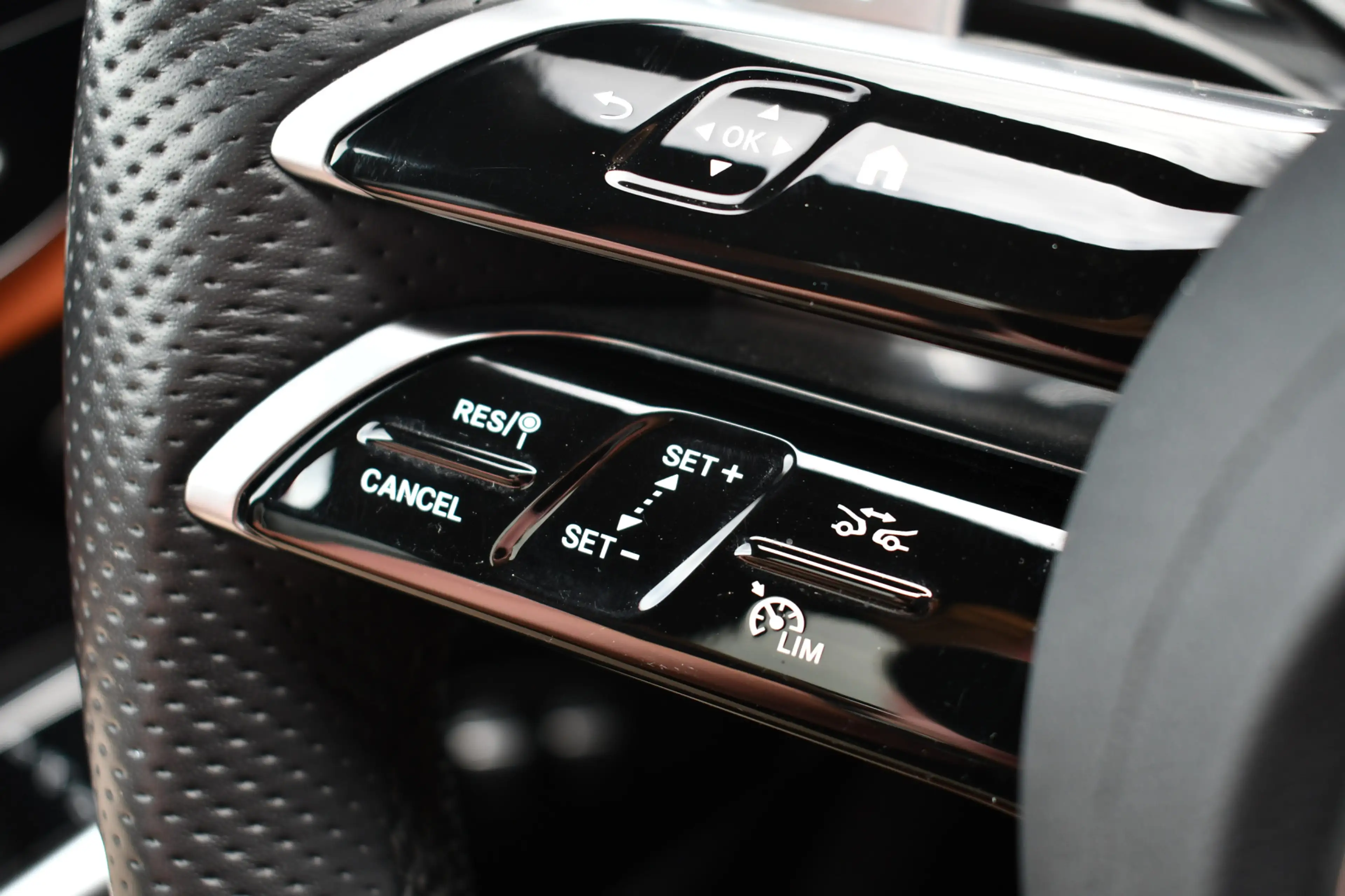 Mercedes-Benz C 300 Estate e AMG Line Pano Distr HUD 360 Stoel-vent Ni — photo 13