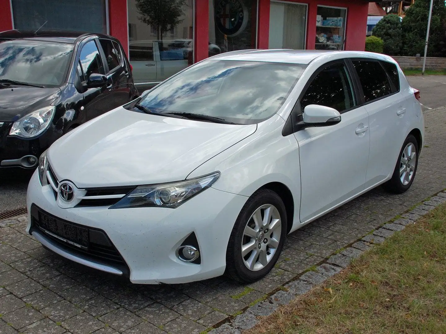 Toyota Auris Cool Alb - 1