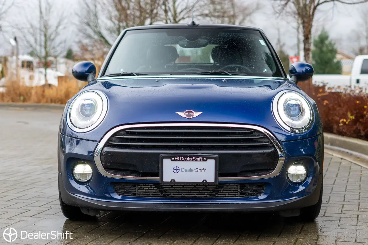 MINI Cooper Convertible снимка MINI Cooper Convertible